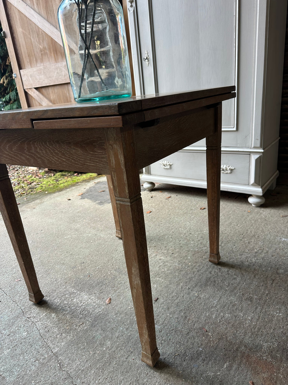 Vintage oak draw leaf table 2-4 seater
