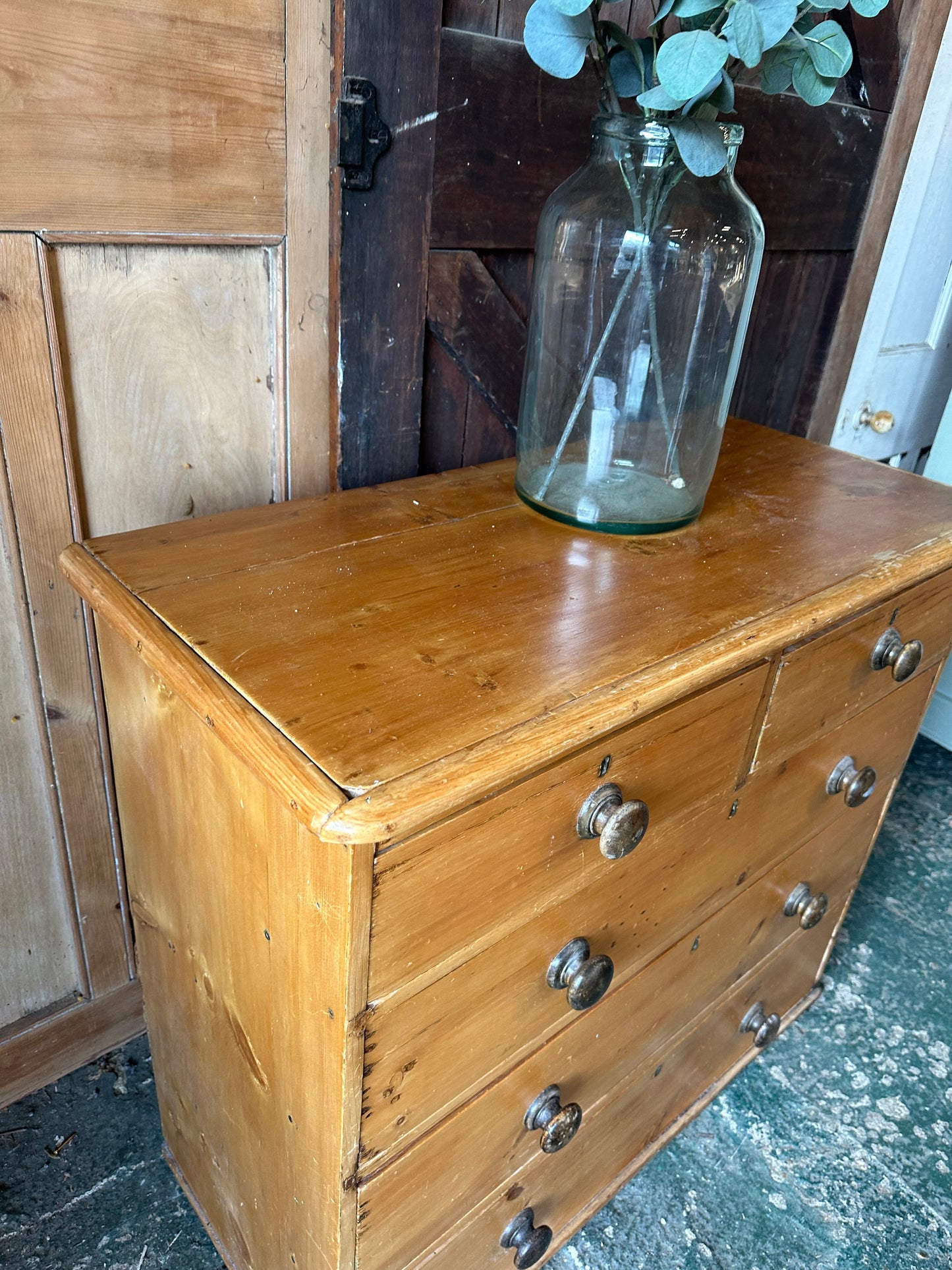 Rustic vintage chest of drawers