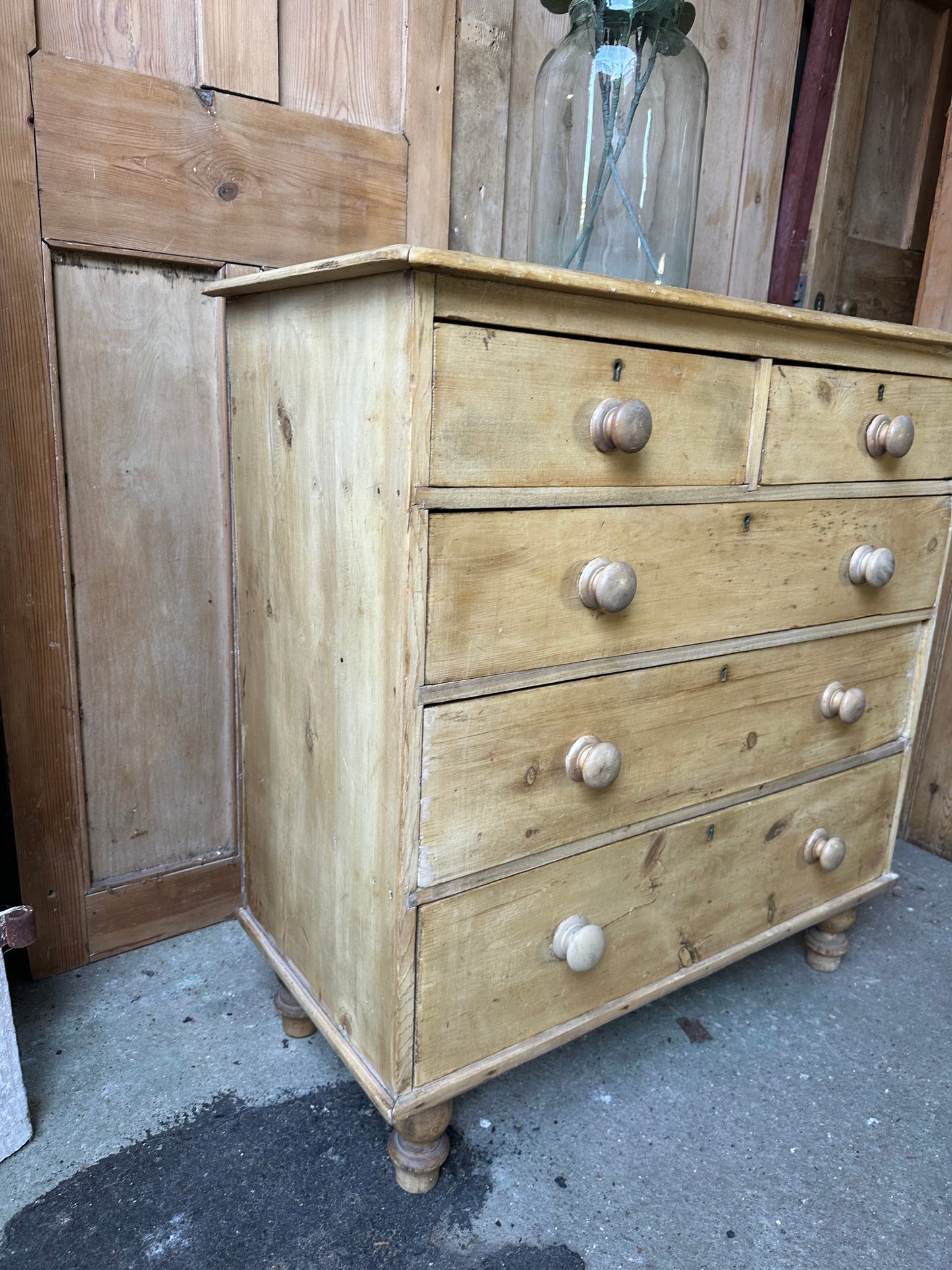 Vintage chest of drawers
