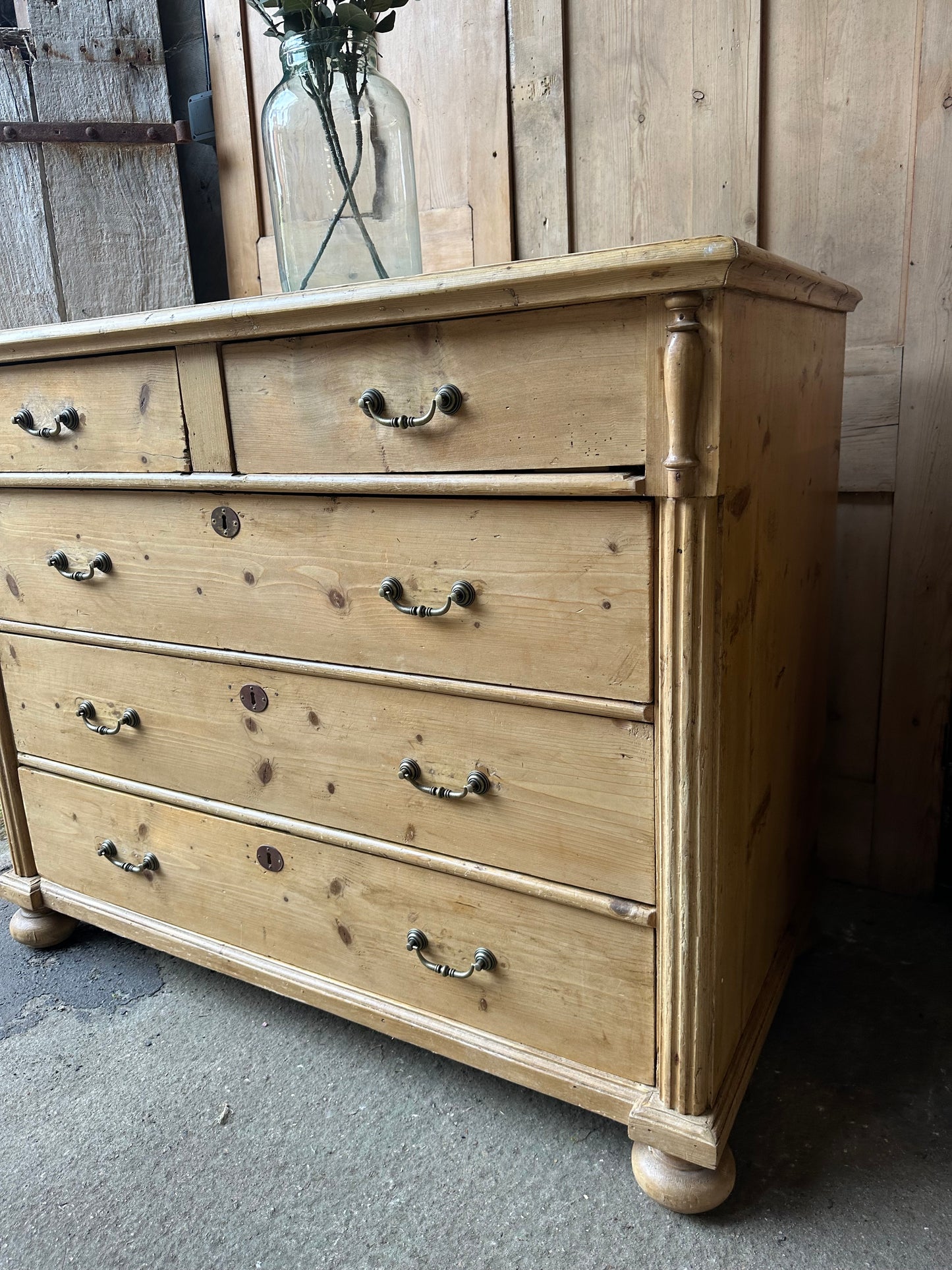 Vintage chest of drawers