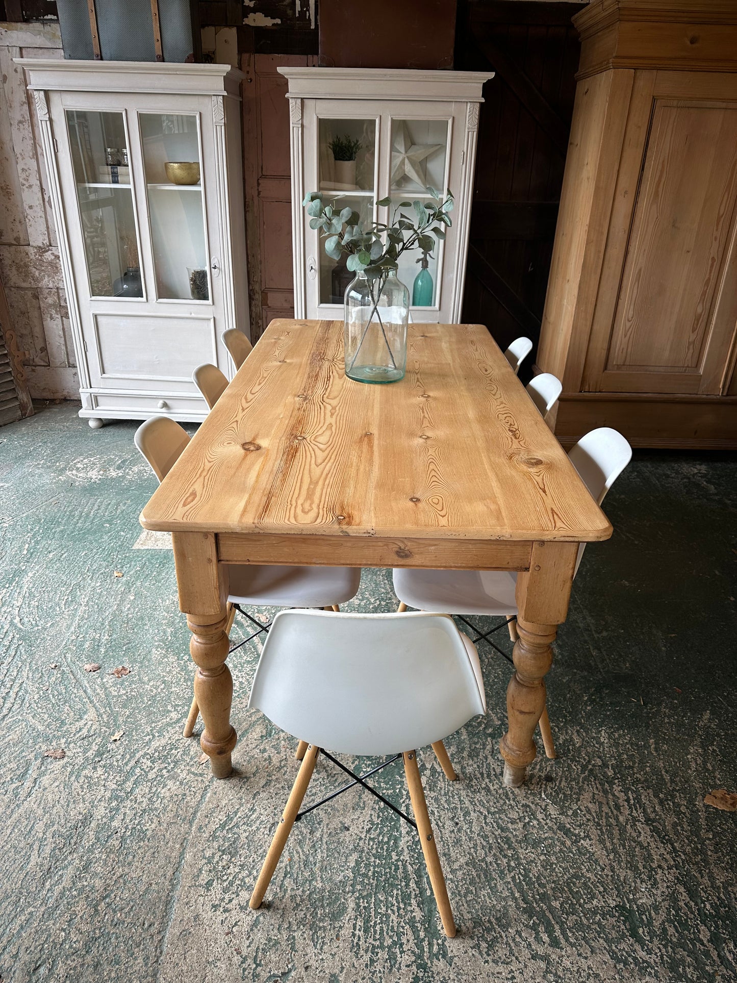 Rustic farmhouse table 8 seater