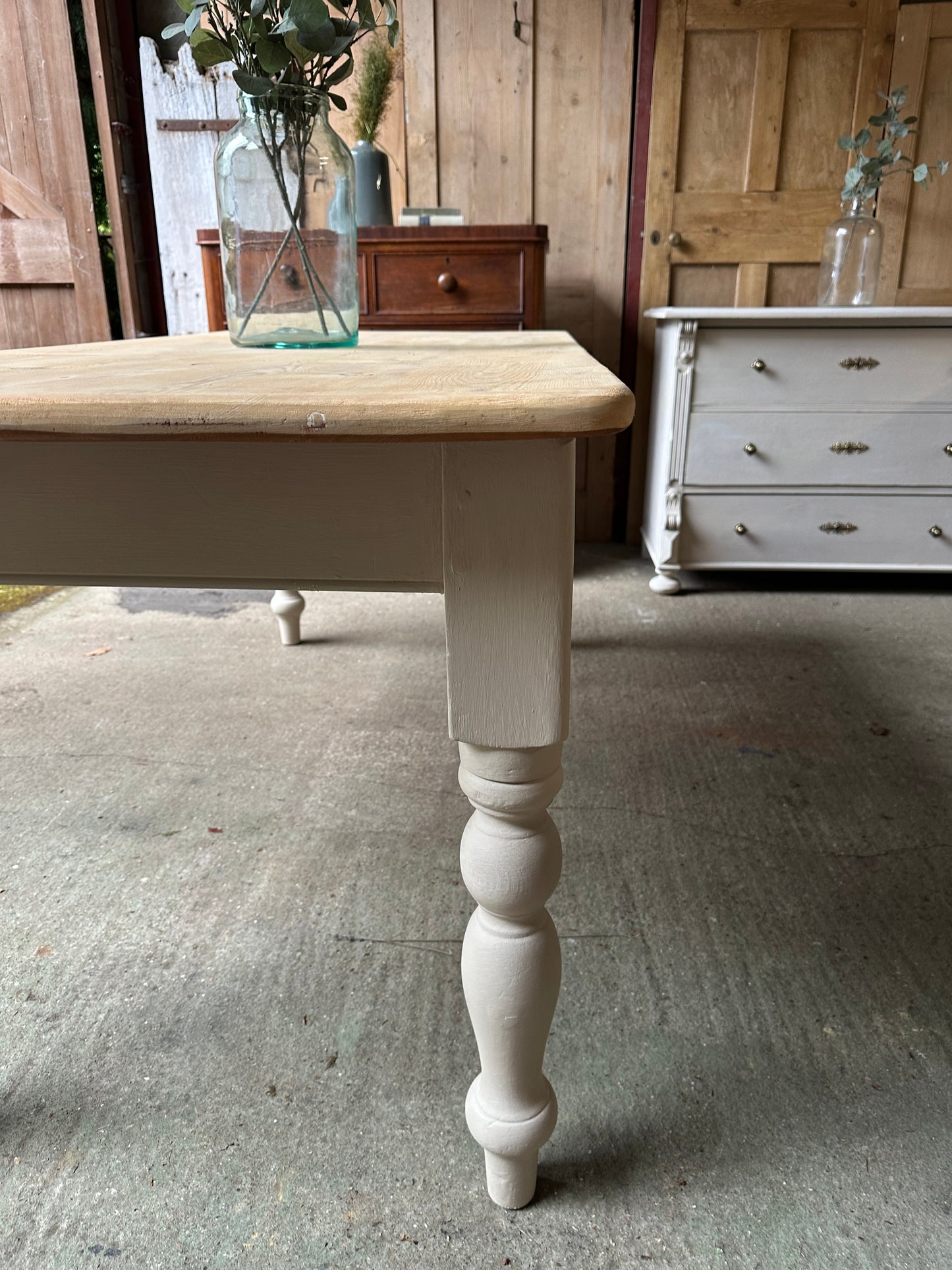 Farmhouse table 8 seater