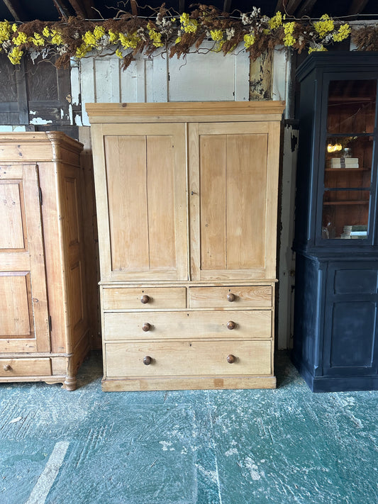 Vintage linen press / wardrobe