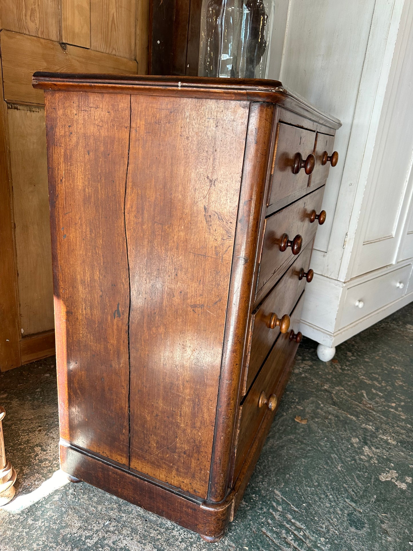 Vintage chest of drawers