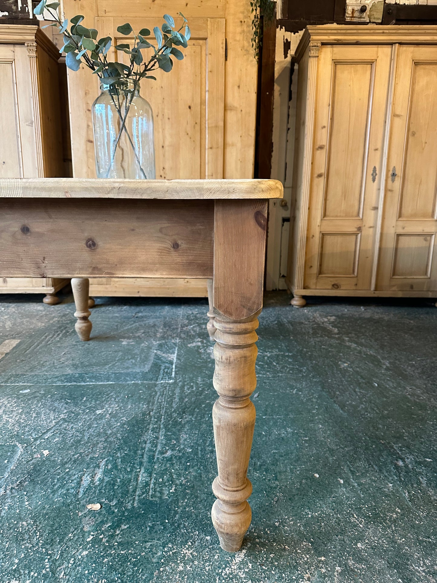 Rustic farmhouse table 6 seater