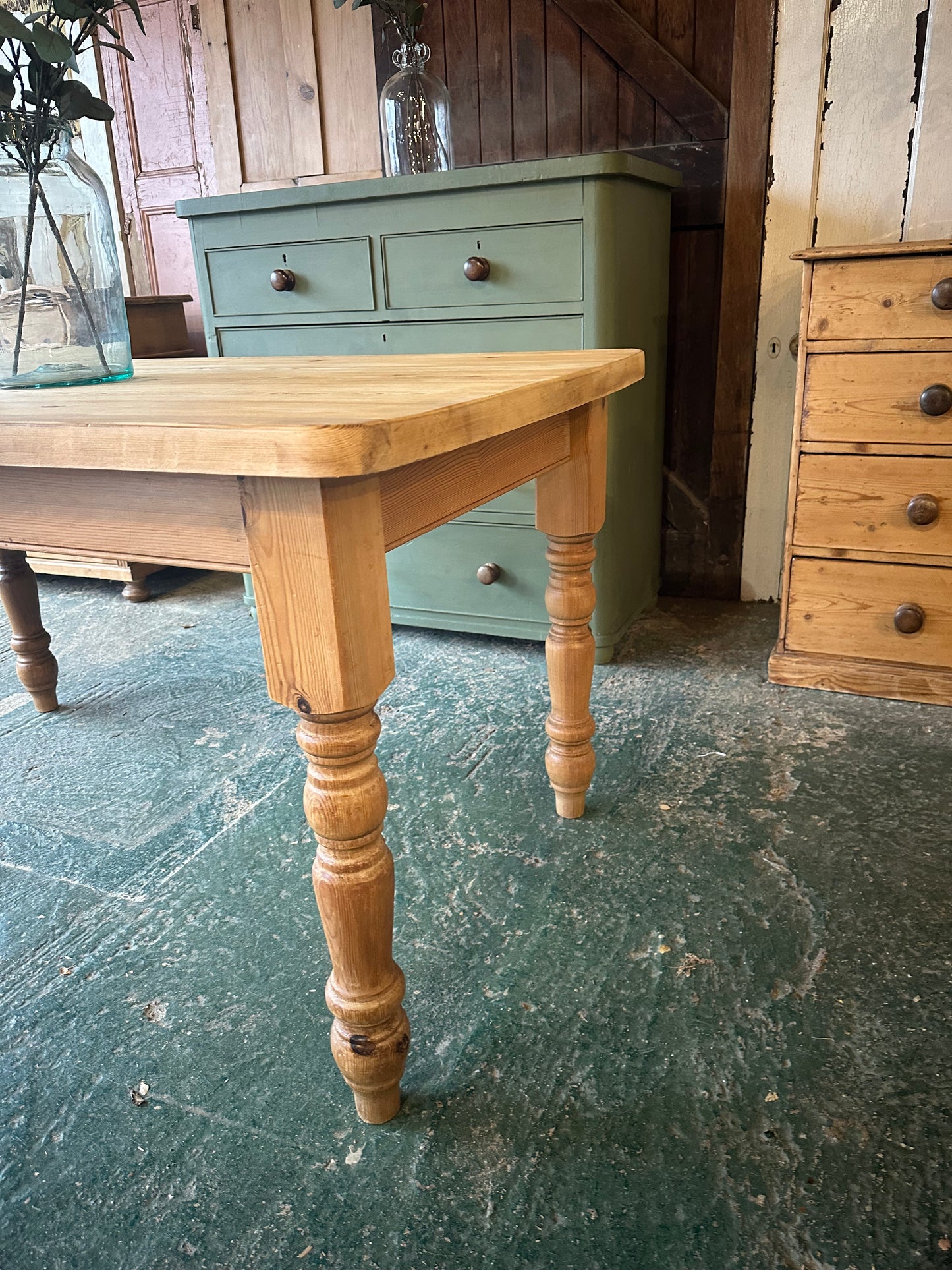 Rustic farmhouse table 6 seater