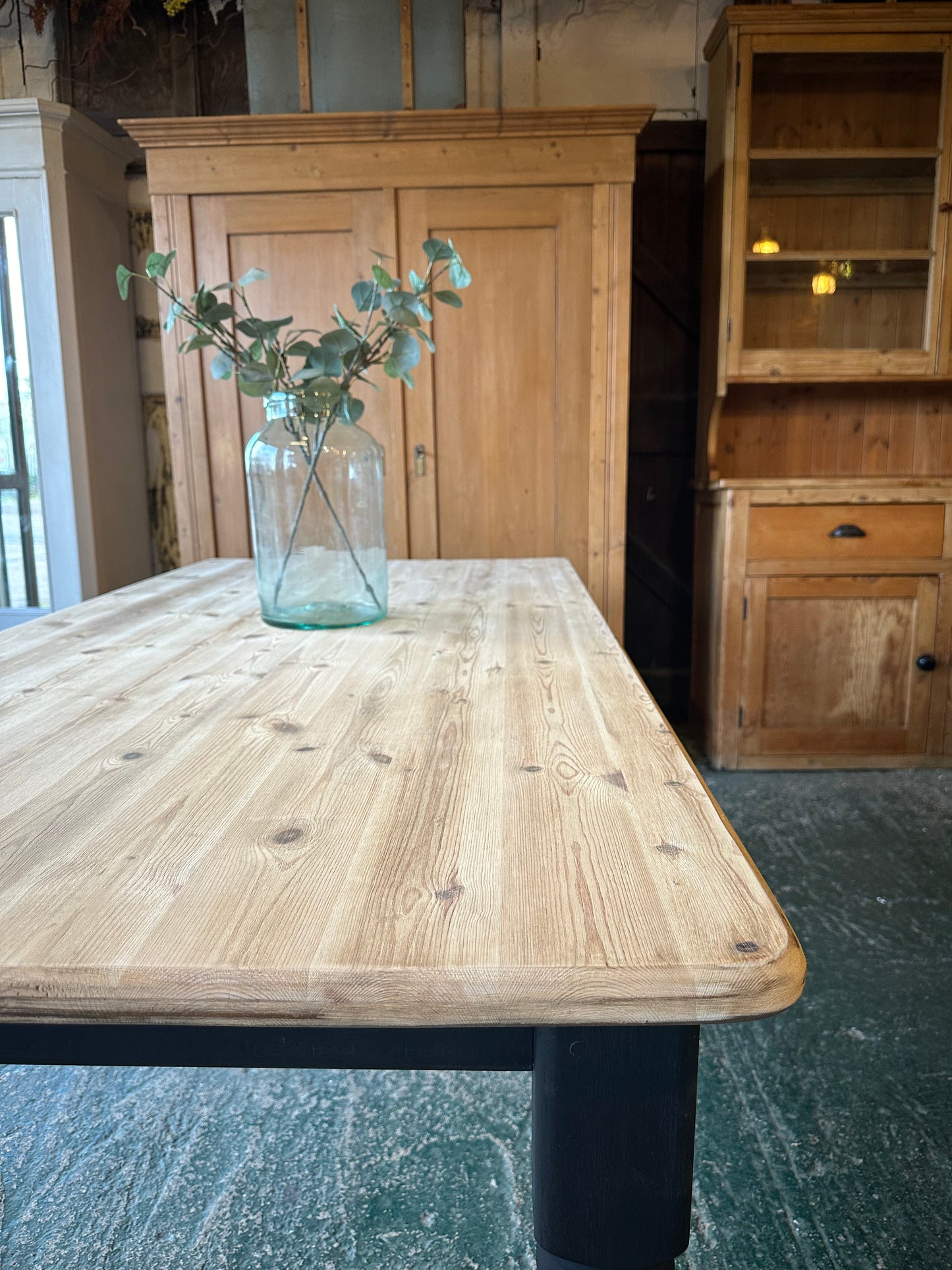 Rustic farmhouse table 8 seater