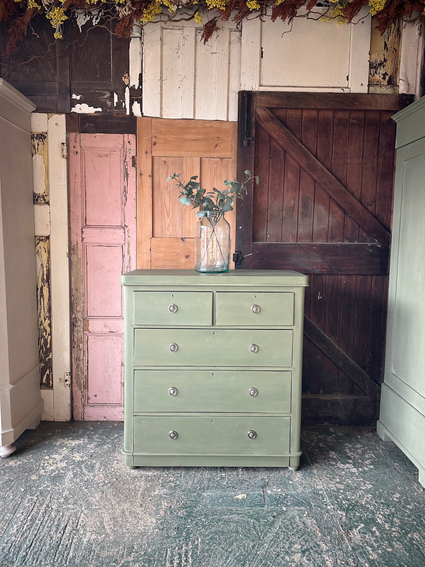 Vintage chest of drawers