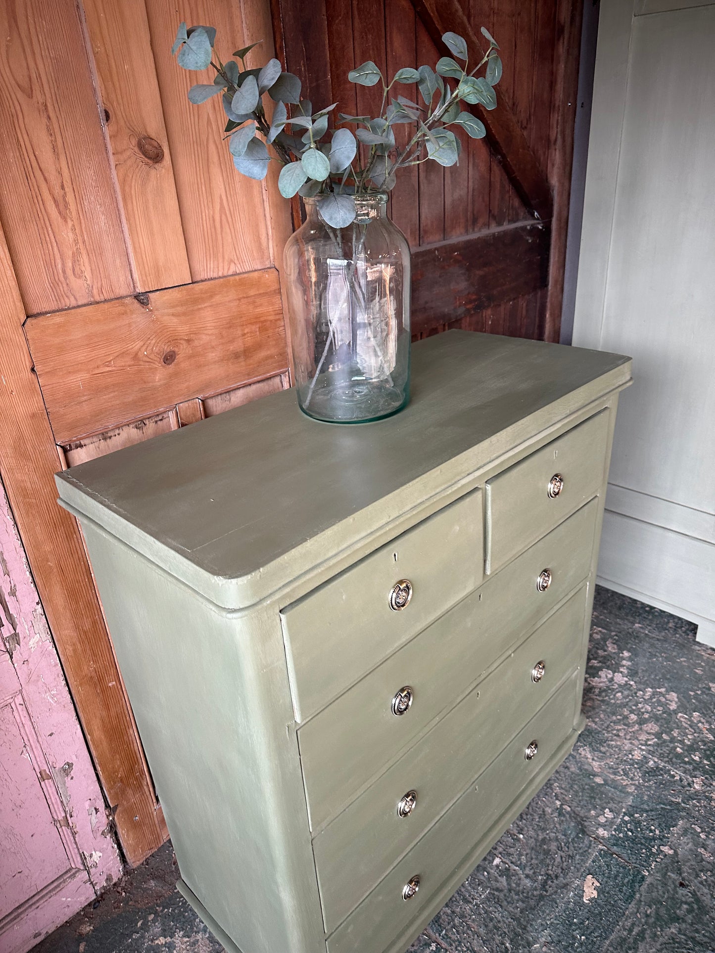 Vintage chest of drawers