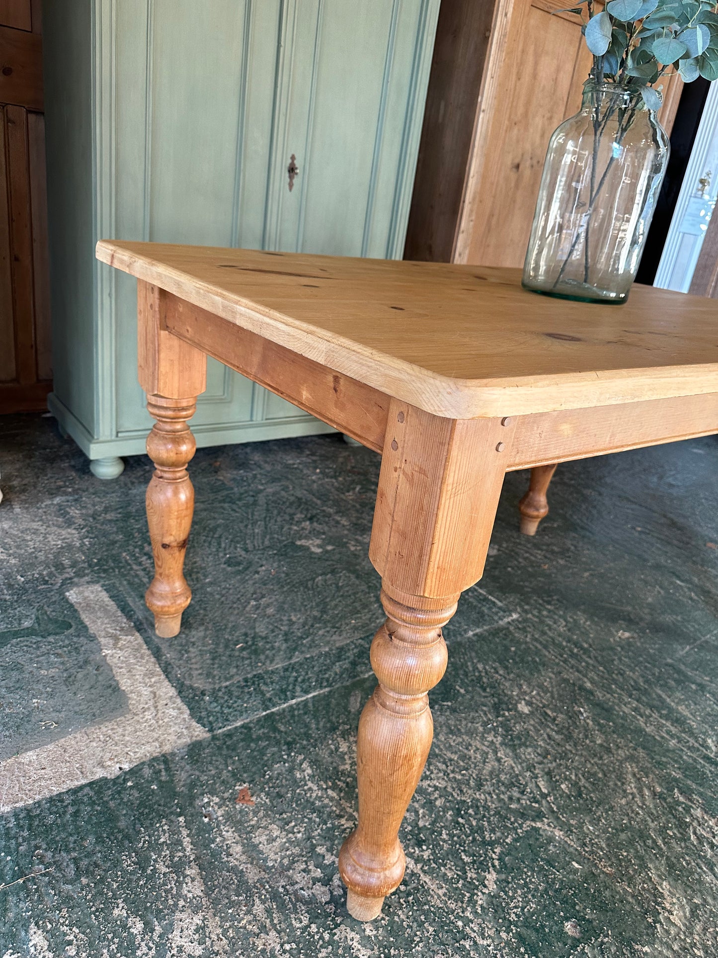 Rustic farmhouse table 6 seater