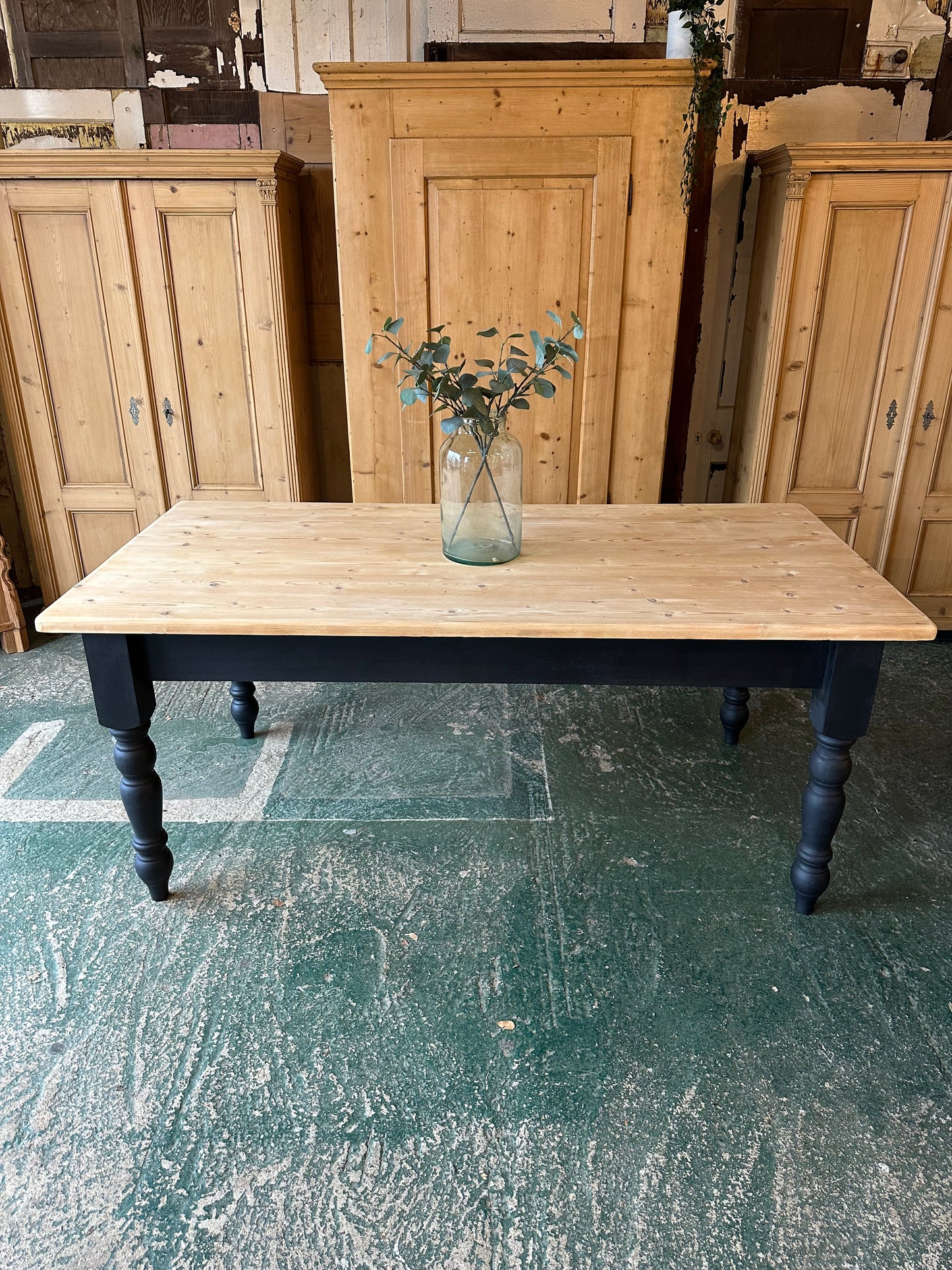 Rustic farmhouse table 8 seater