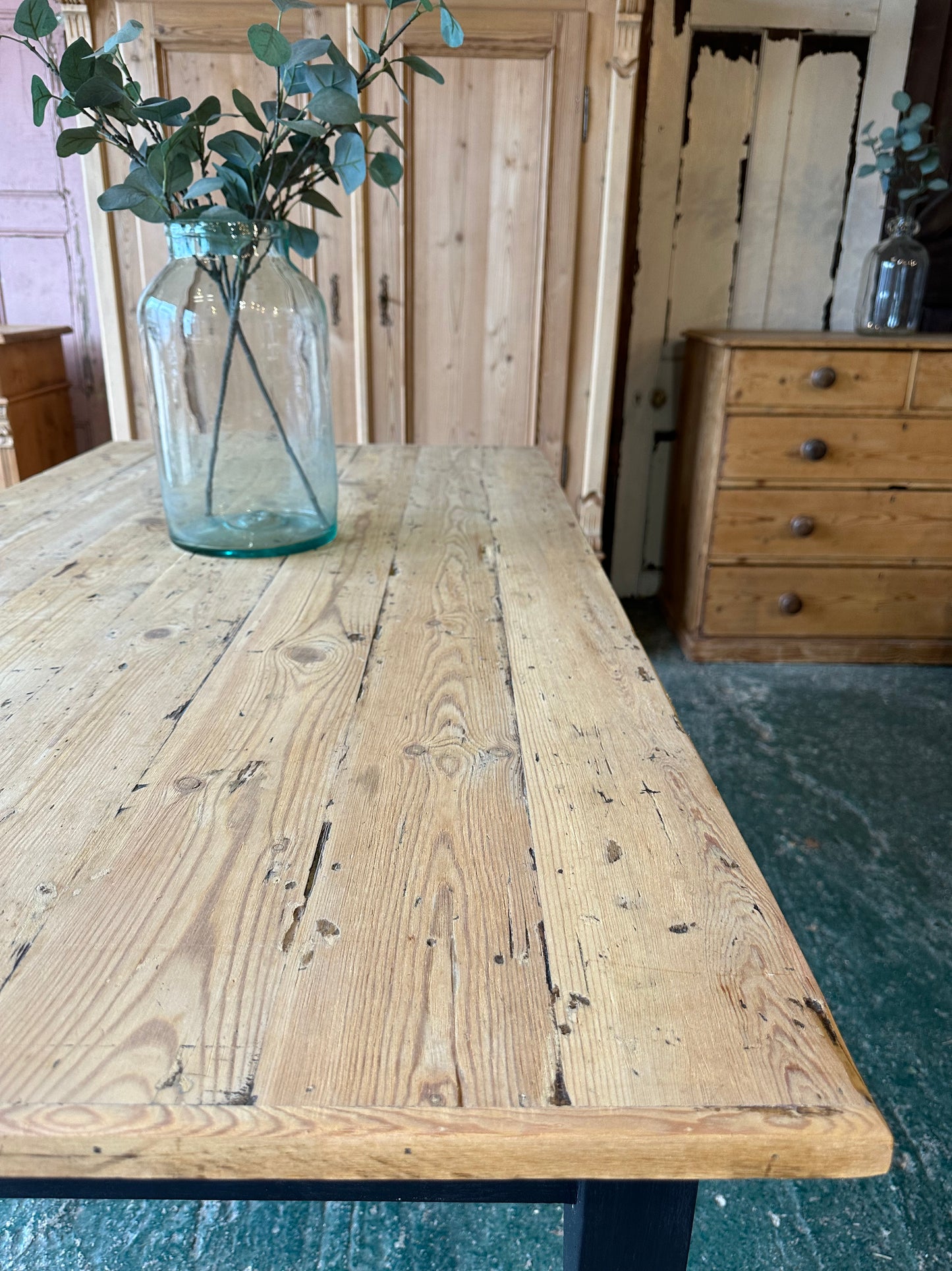 Rustic farmhouse table 6 seater