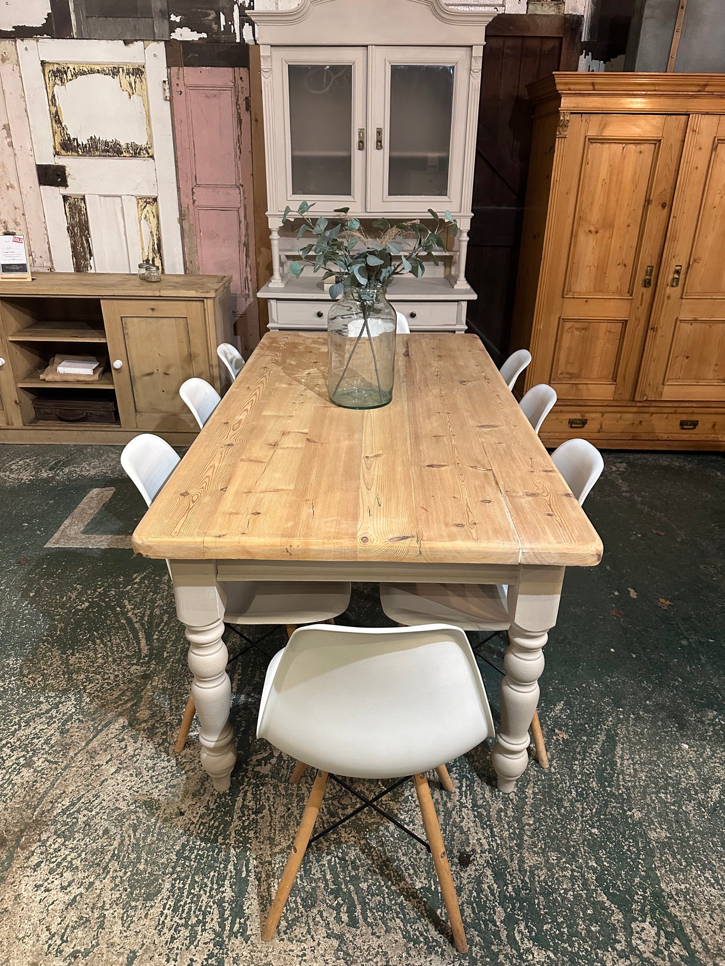 Farmhouse table 8 seater