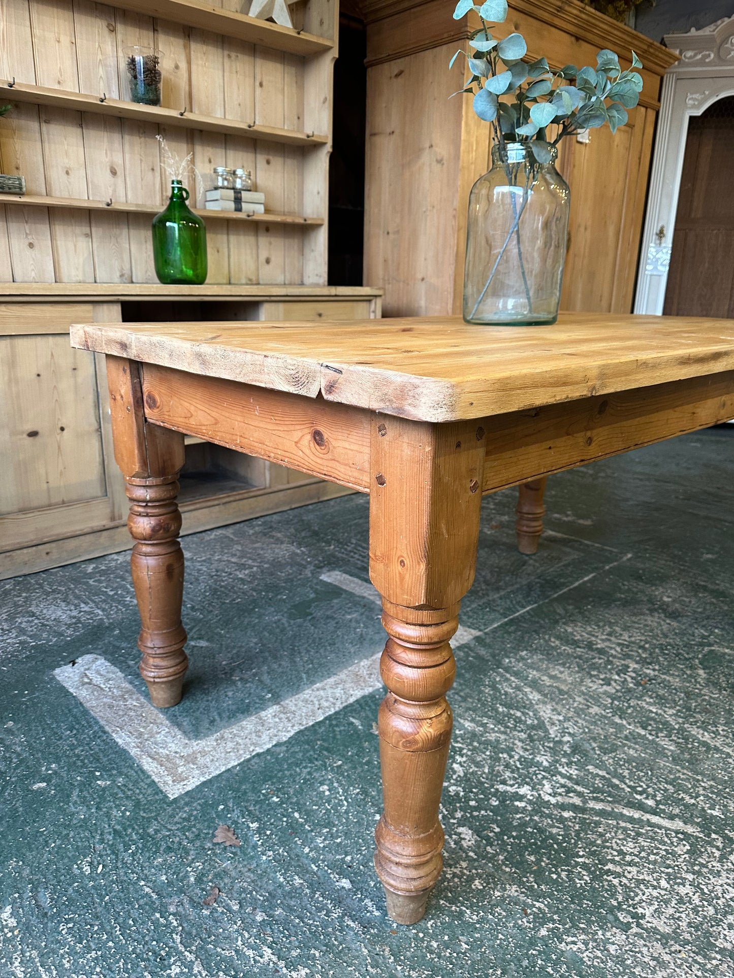 Rustic farmhouse table 6 seater