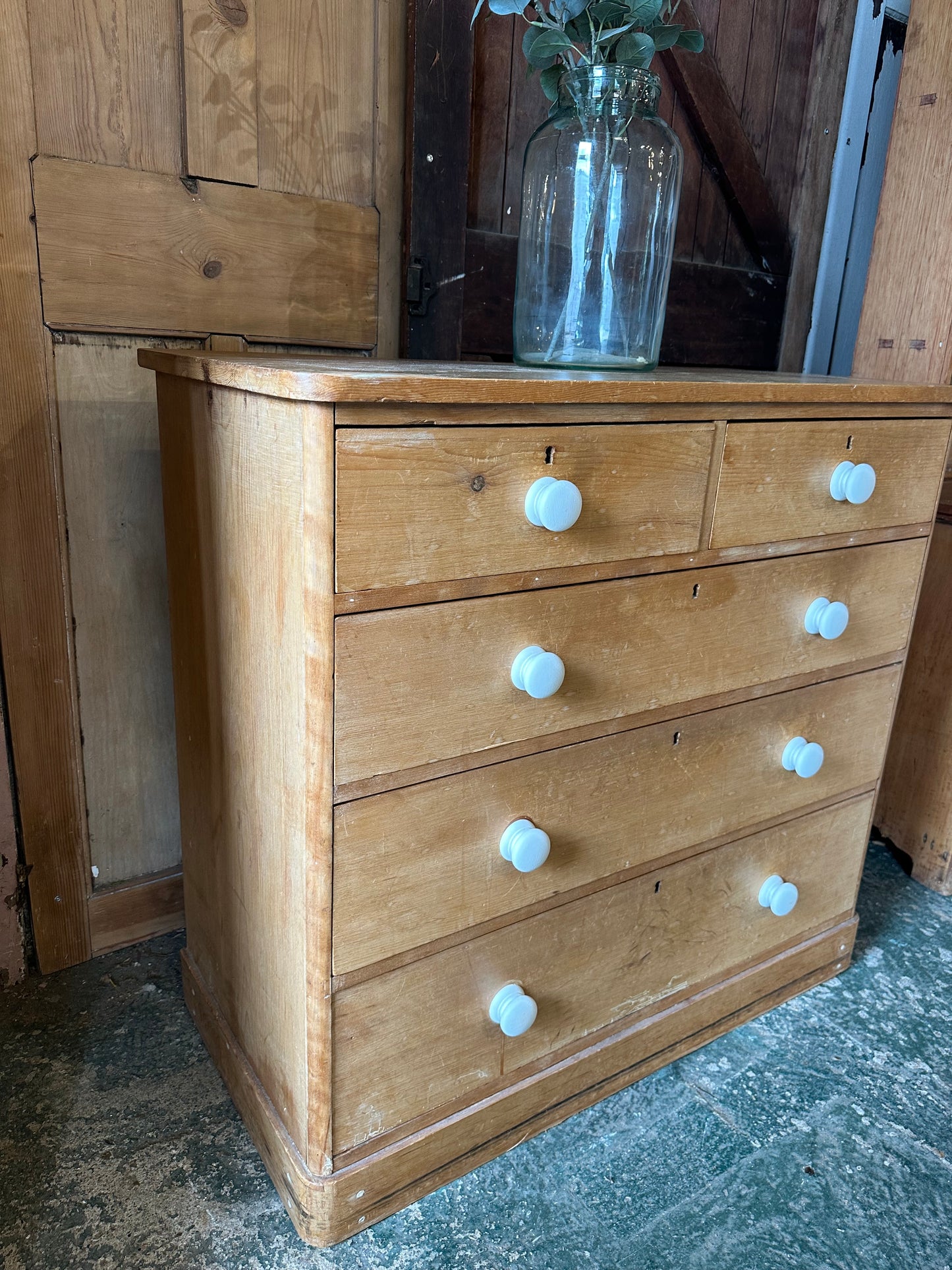 Rustic vintage chest of drawers