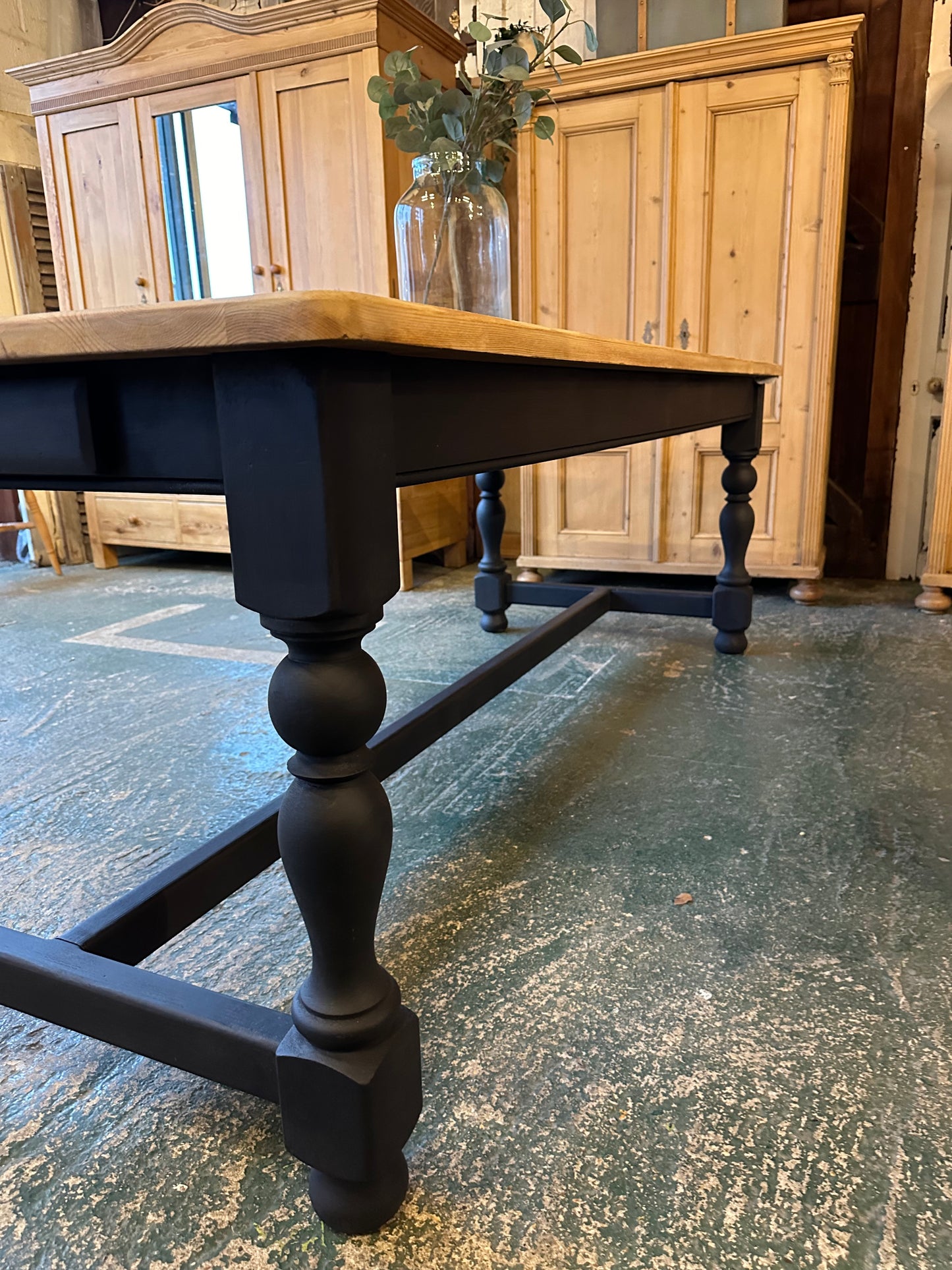 Rustic farmhouse table large 8 seater