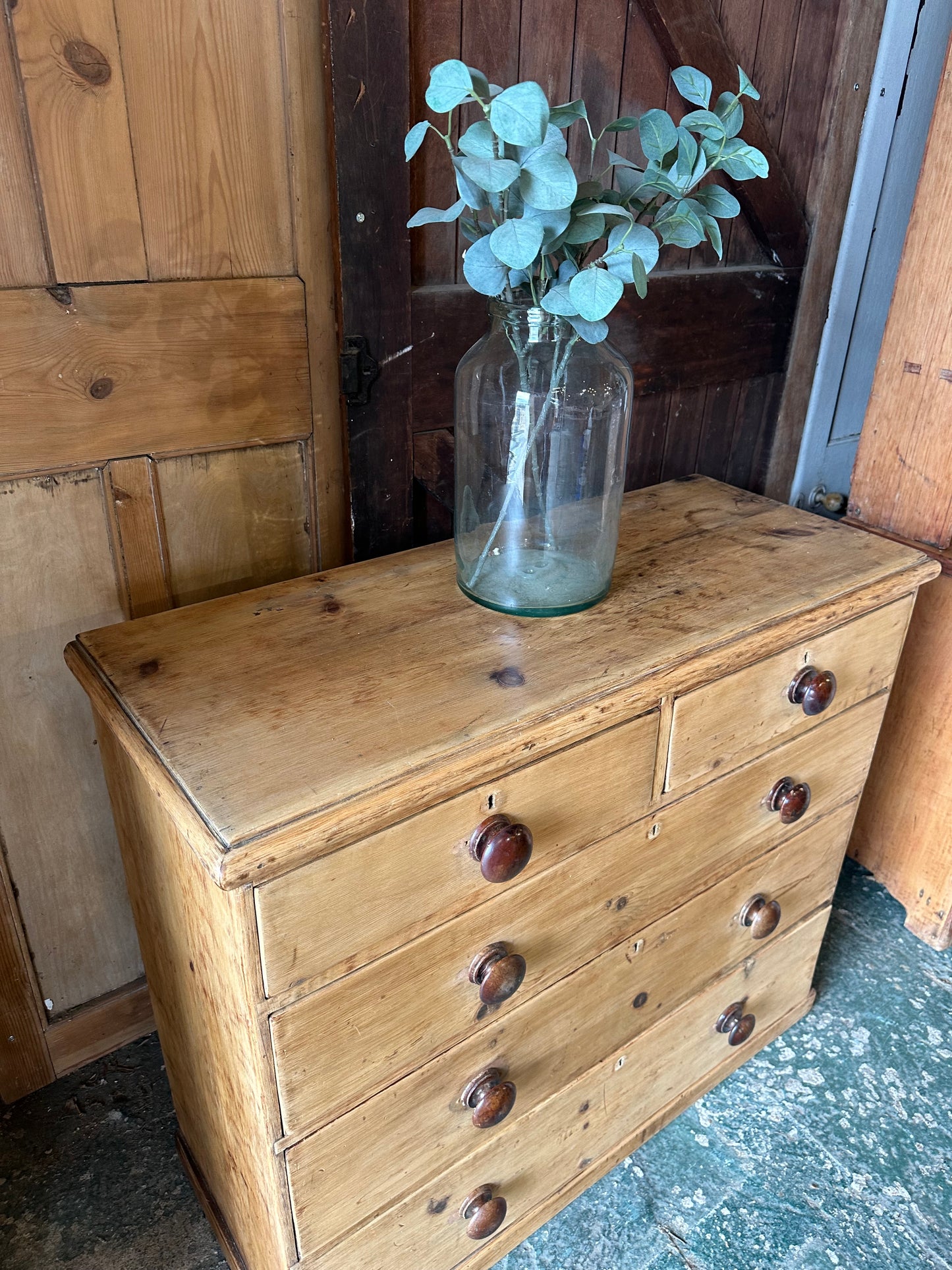 Vintage chest of drawers
