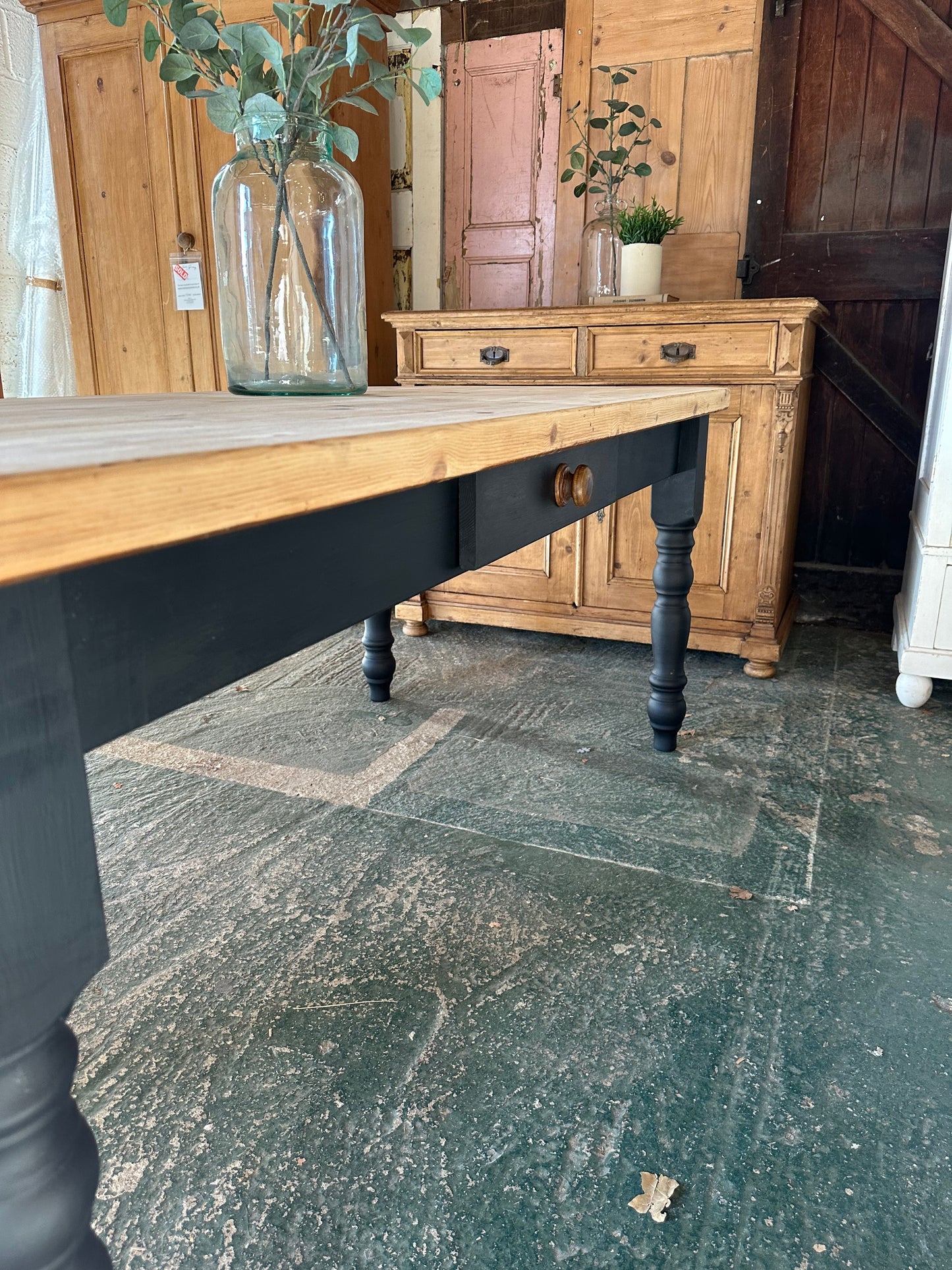 Rustic farmhouse table 8 seater