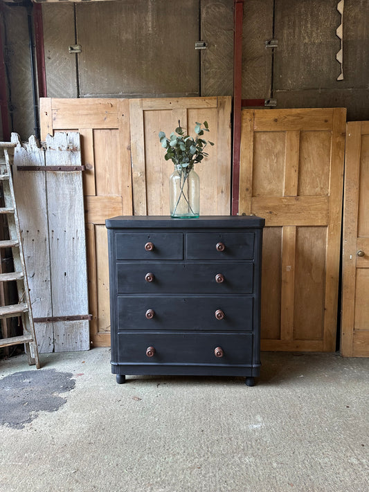 Vintage chest of drawers