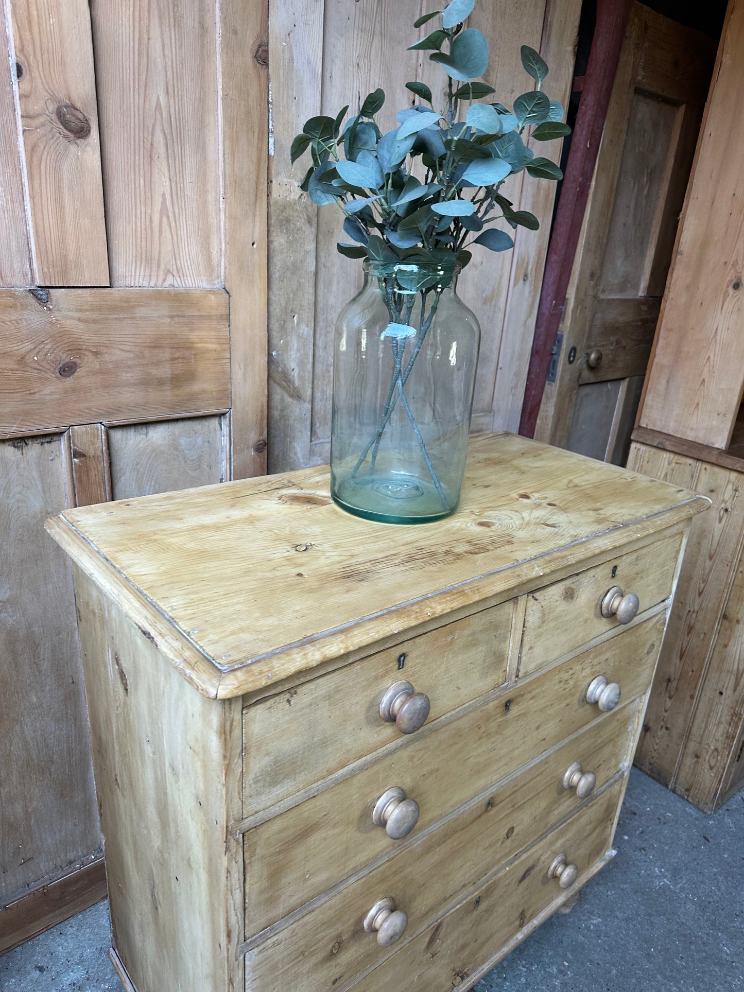Vintage chest of drawers