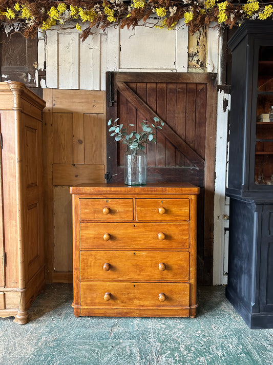 Rustic vintage chest of drawers