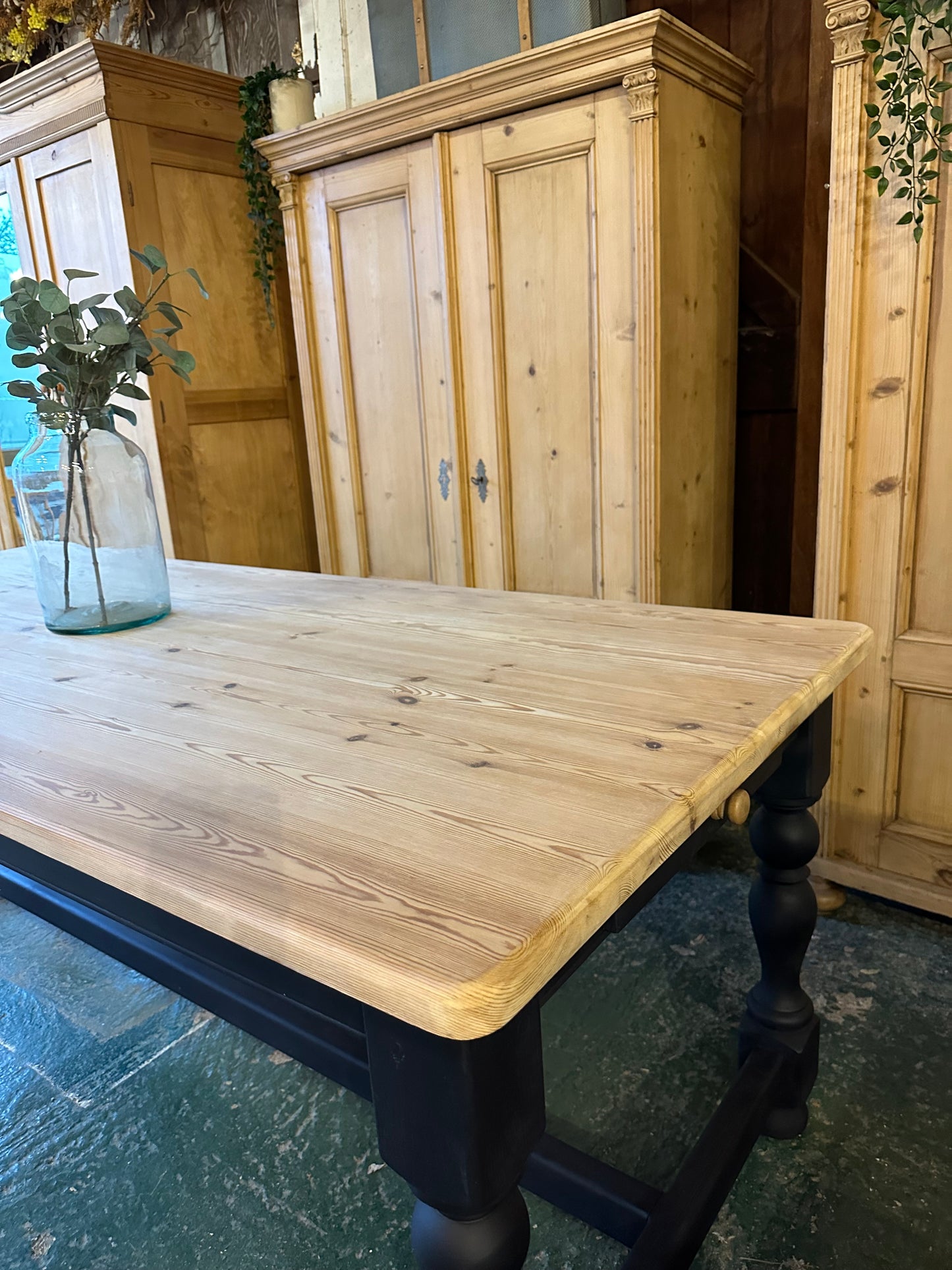 Rustic farmhouse table large 8 seater