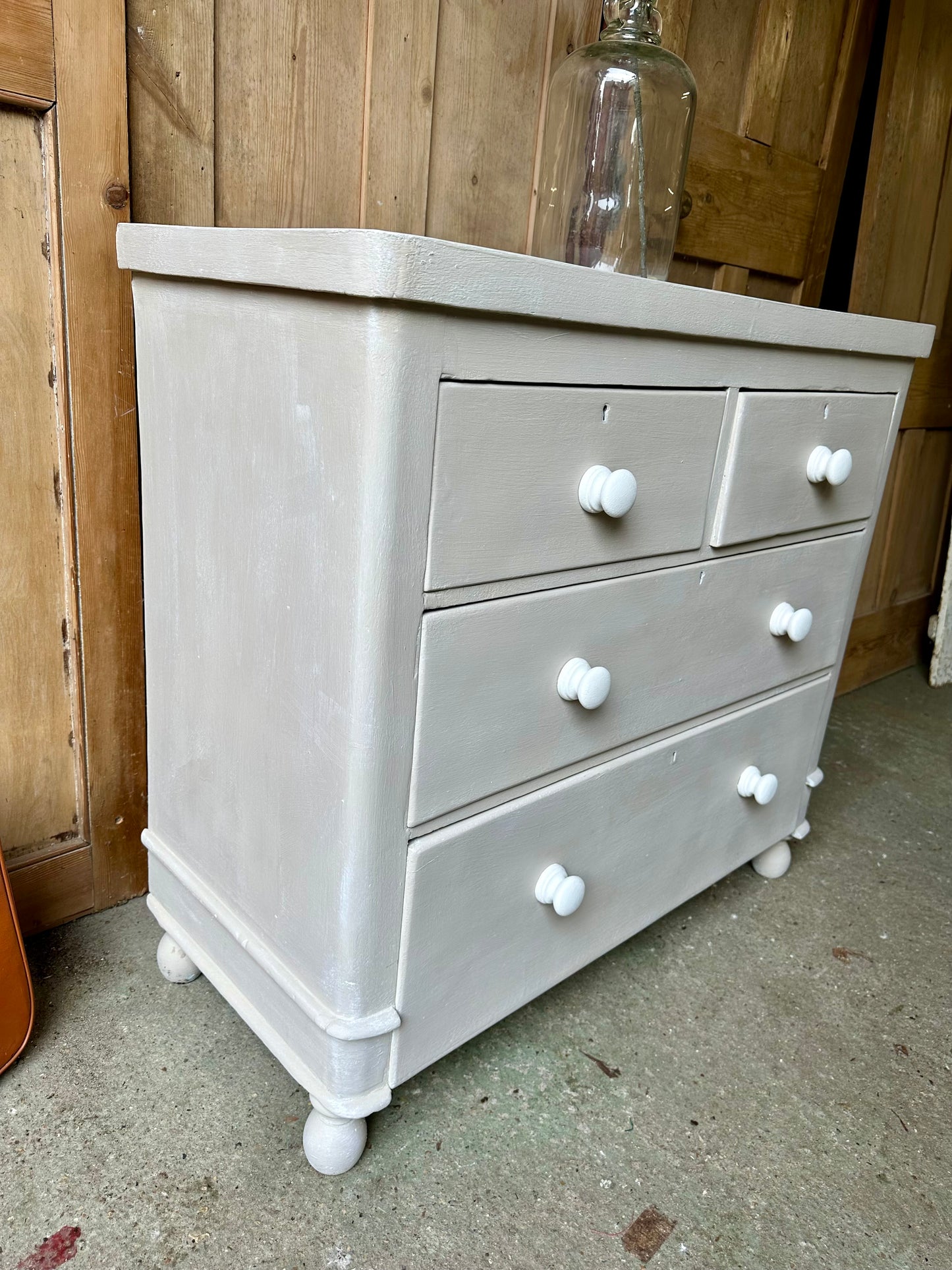 Vintage chest of drawers
