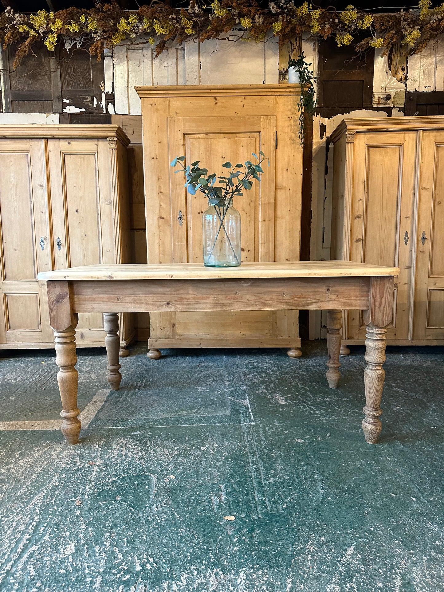 Rustic farmhouse table 6 seater