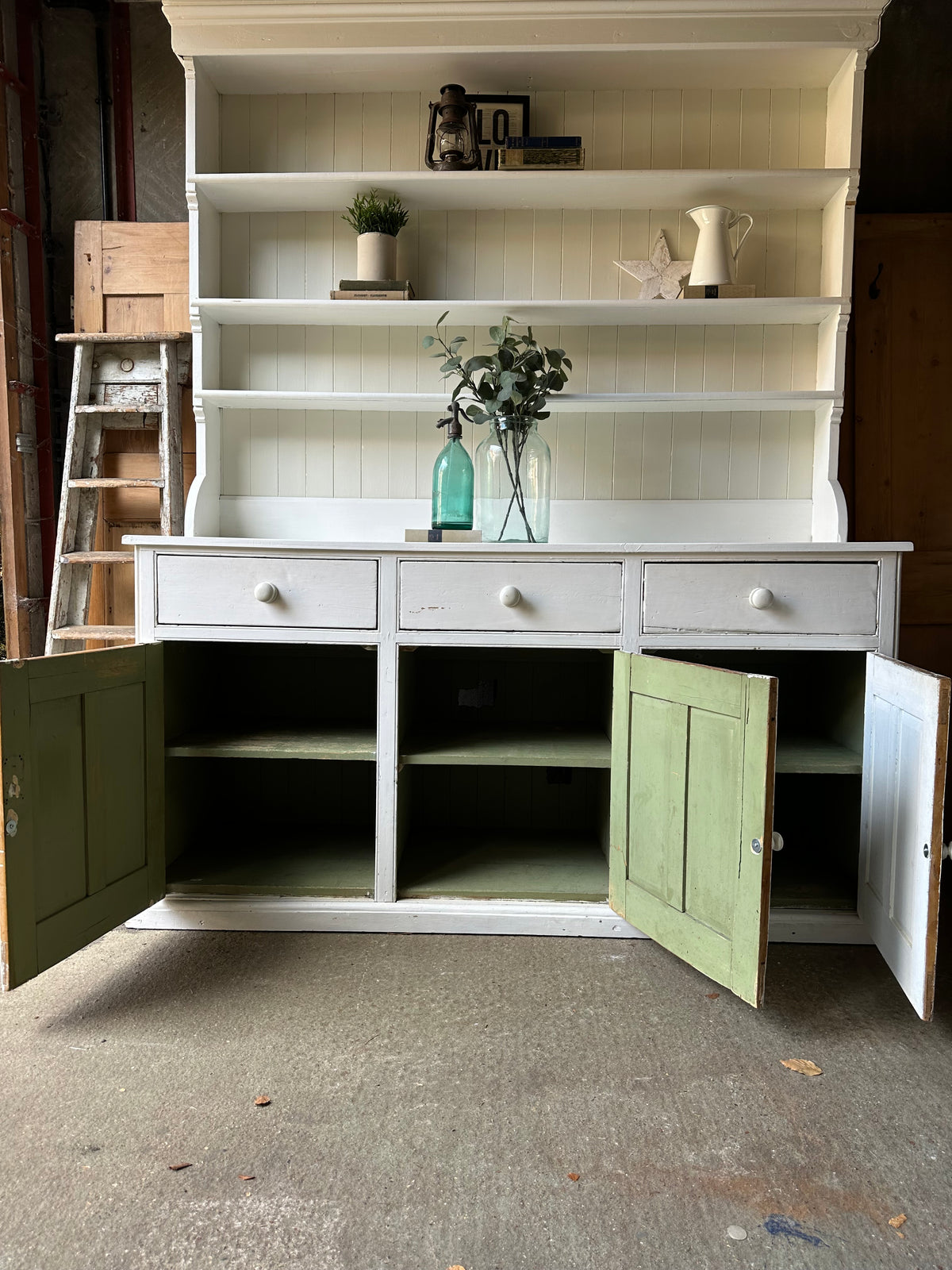 Vintage dresser