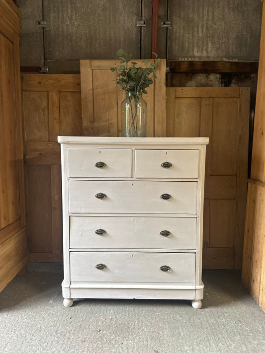 Vintage chest of drawers