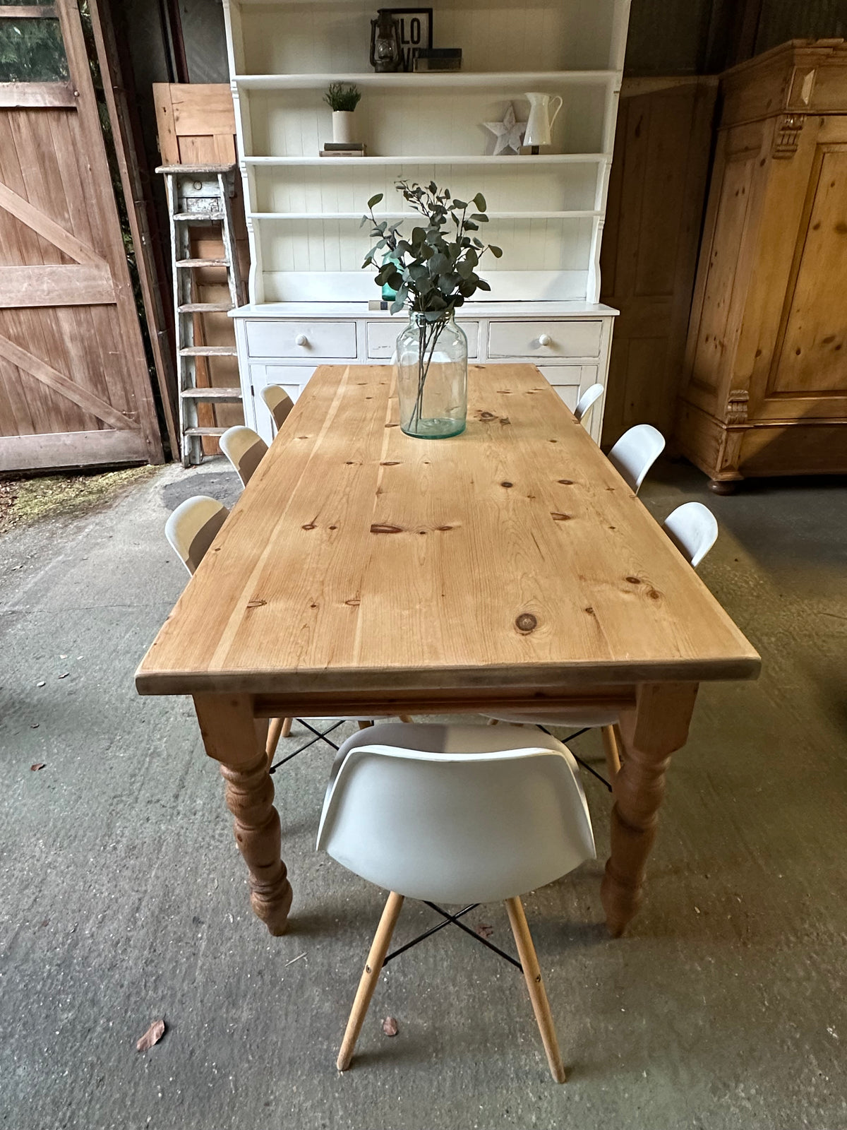 Farmhouse table large 8 seater