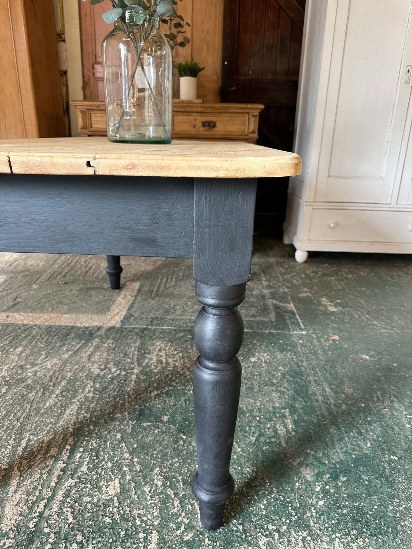 Rustic farmhouse table 6 seater