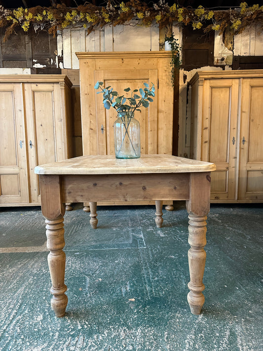 Rustic farmhouse table 6 seater