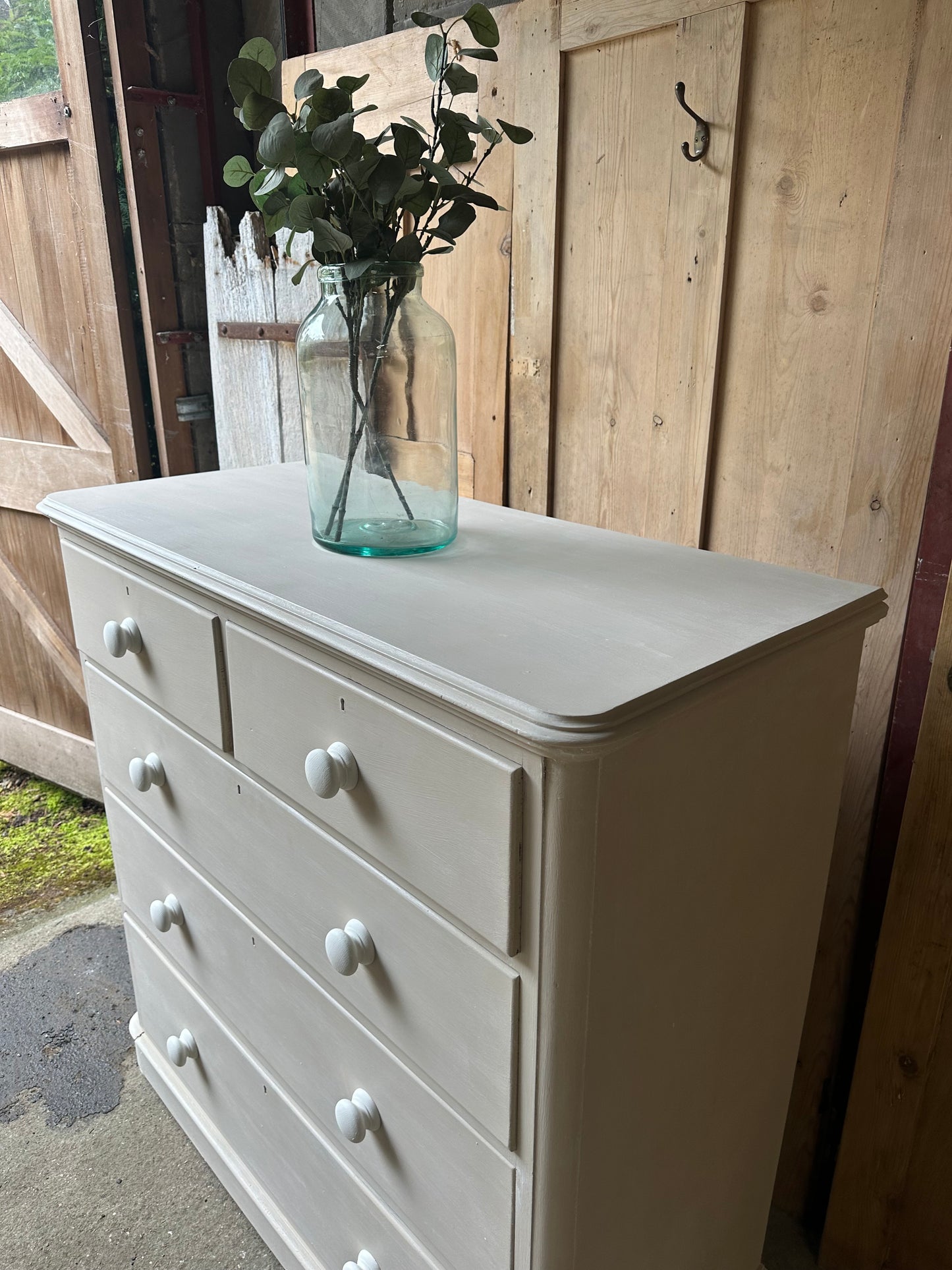 Vintage chest of drawers
