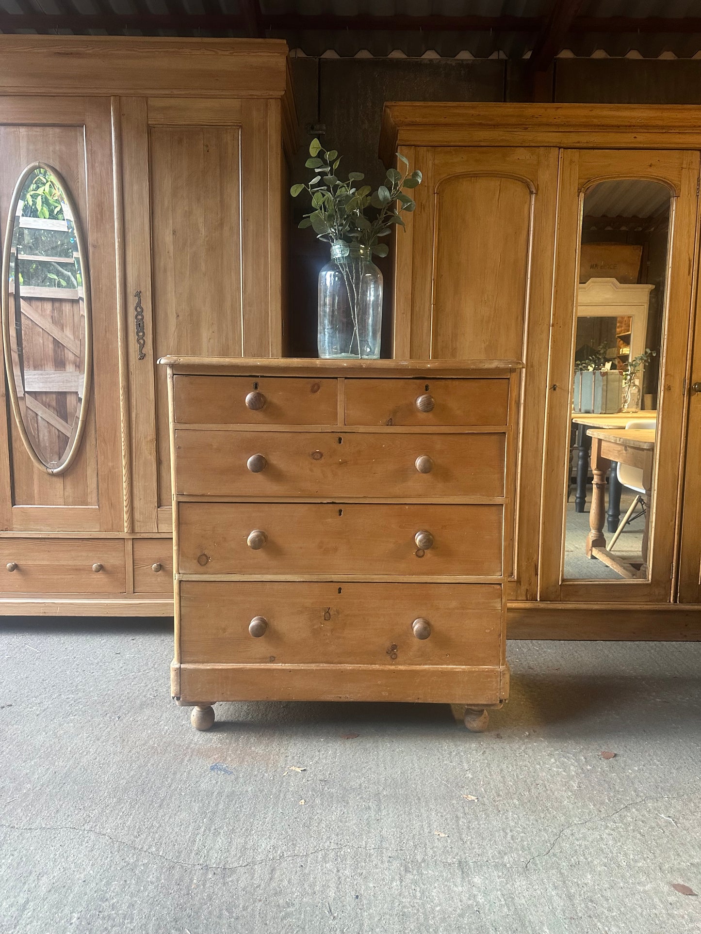 Vintage chest of drawers