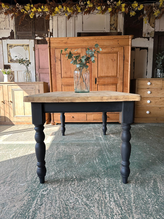Rustic farmhouse table 6 seater