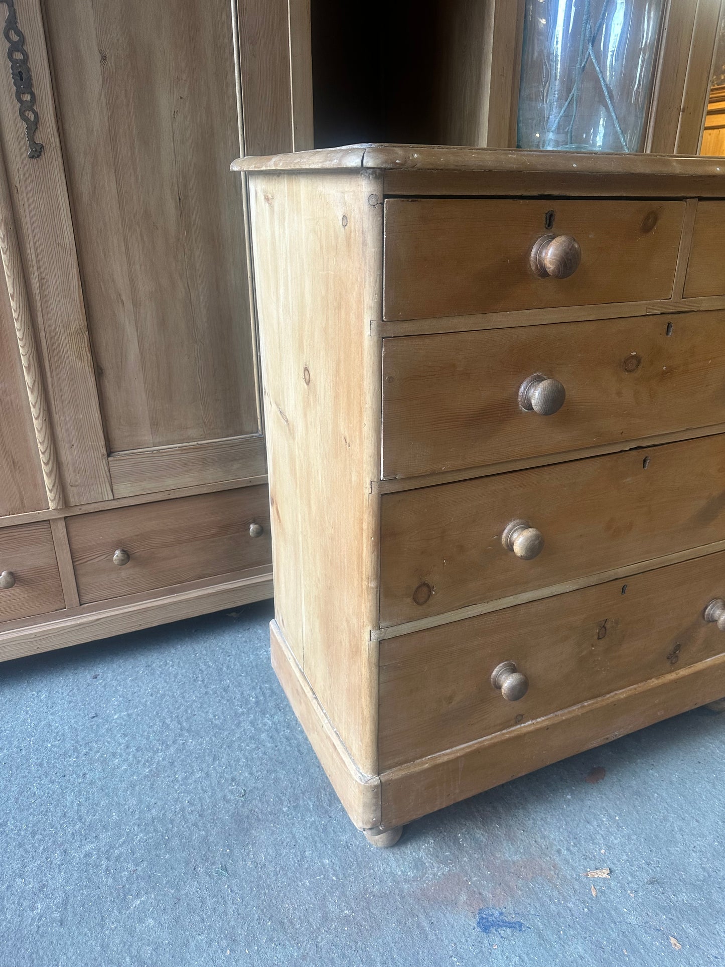Vintage chest of drawers