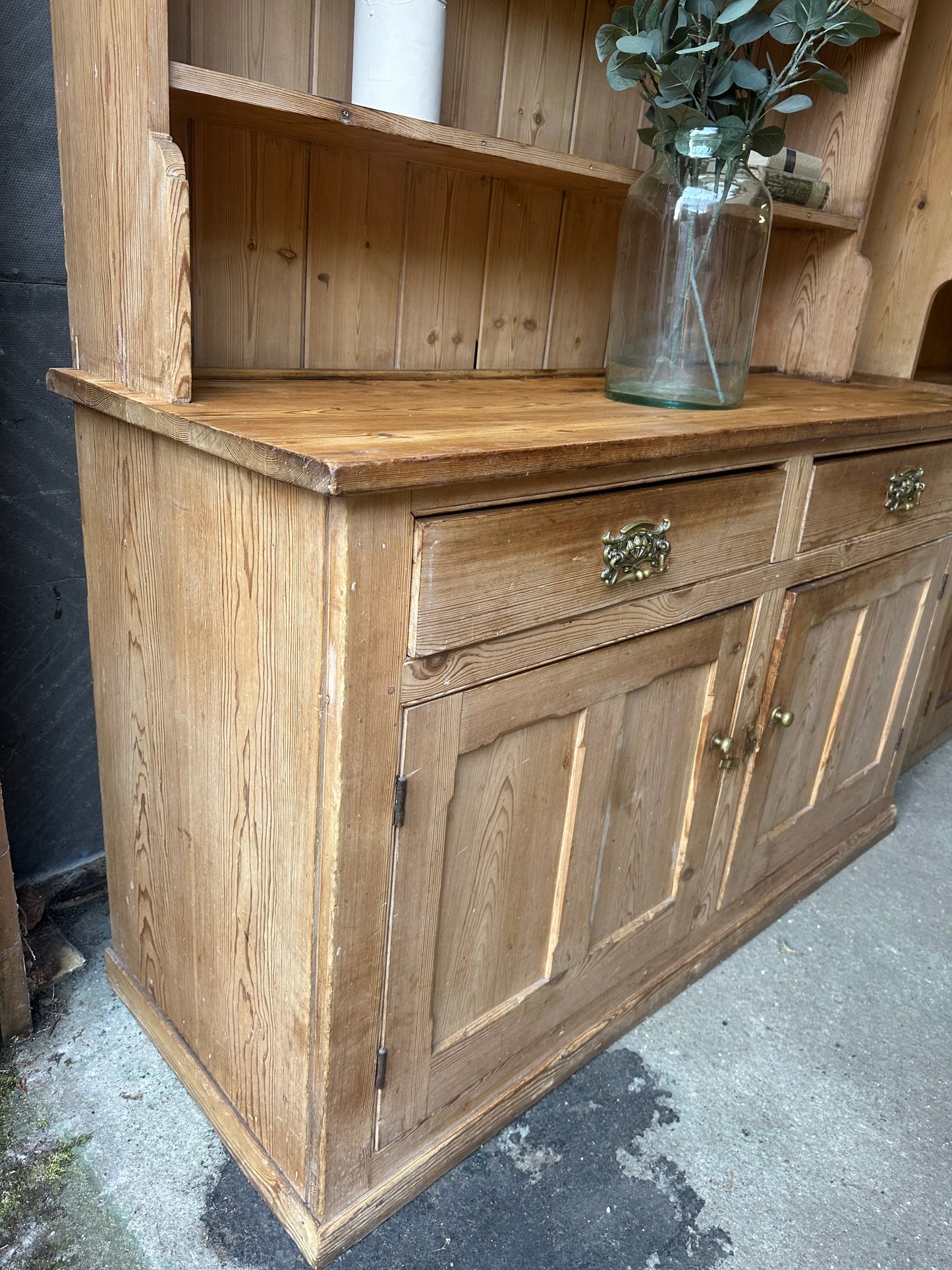 Vintage dresser