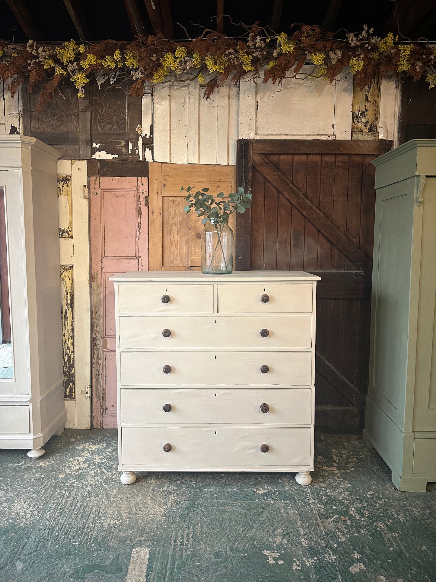 Vintage chest of drawers