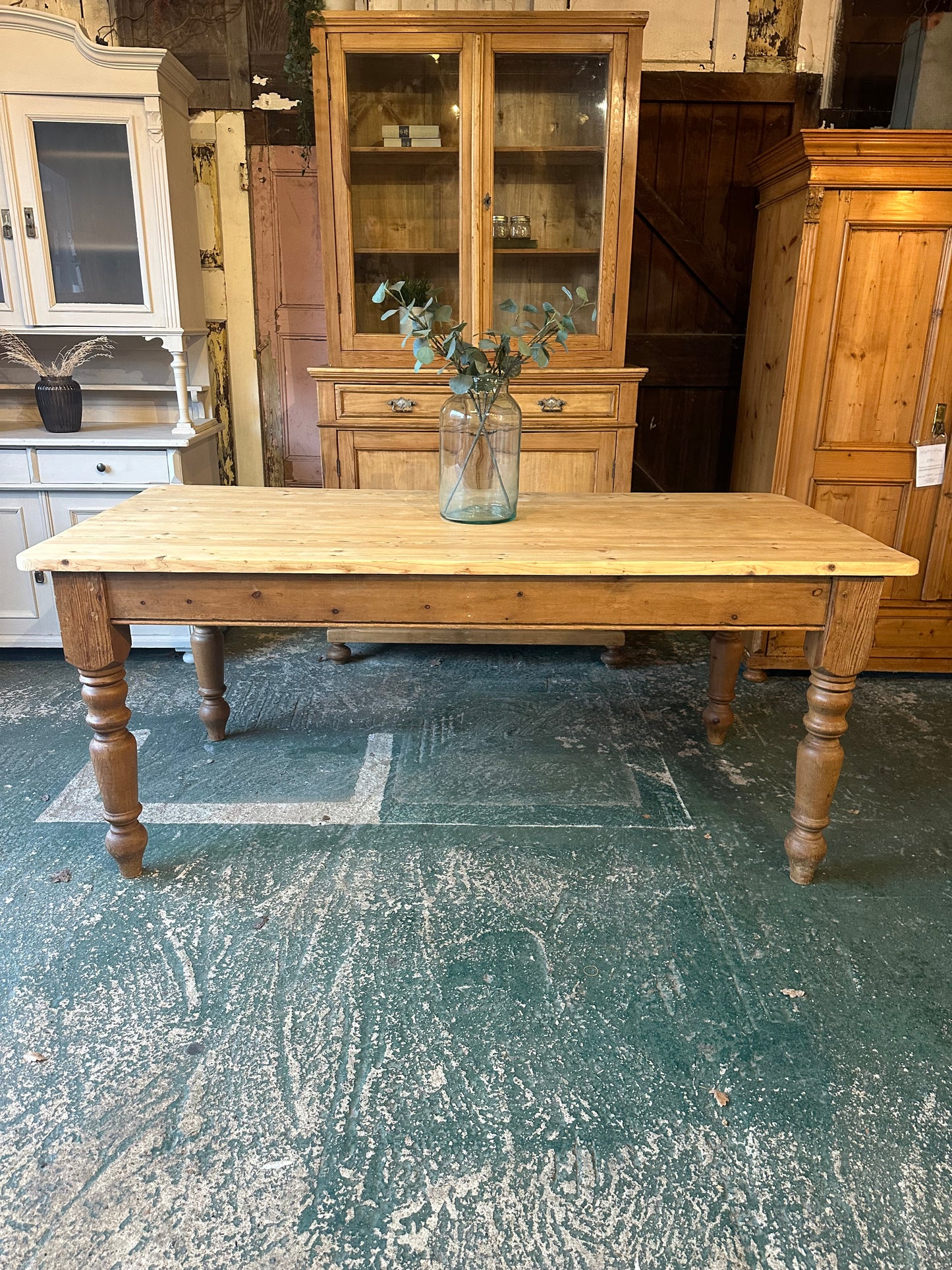 Farmhouse table 8 seater