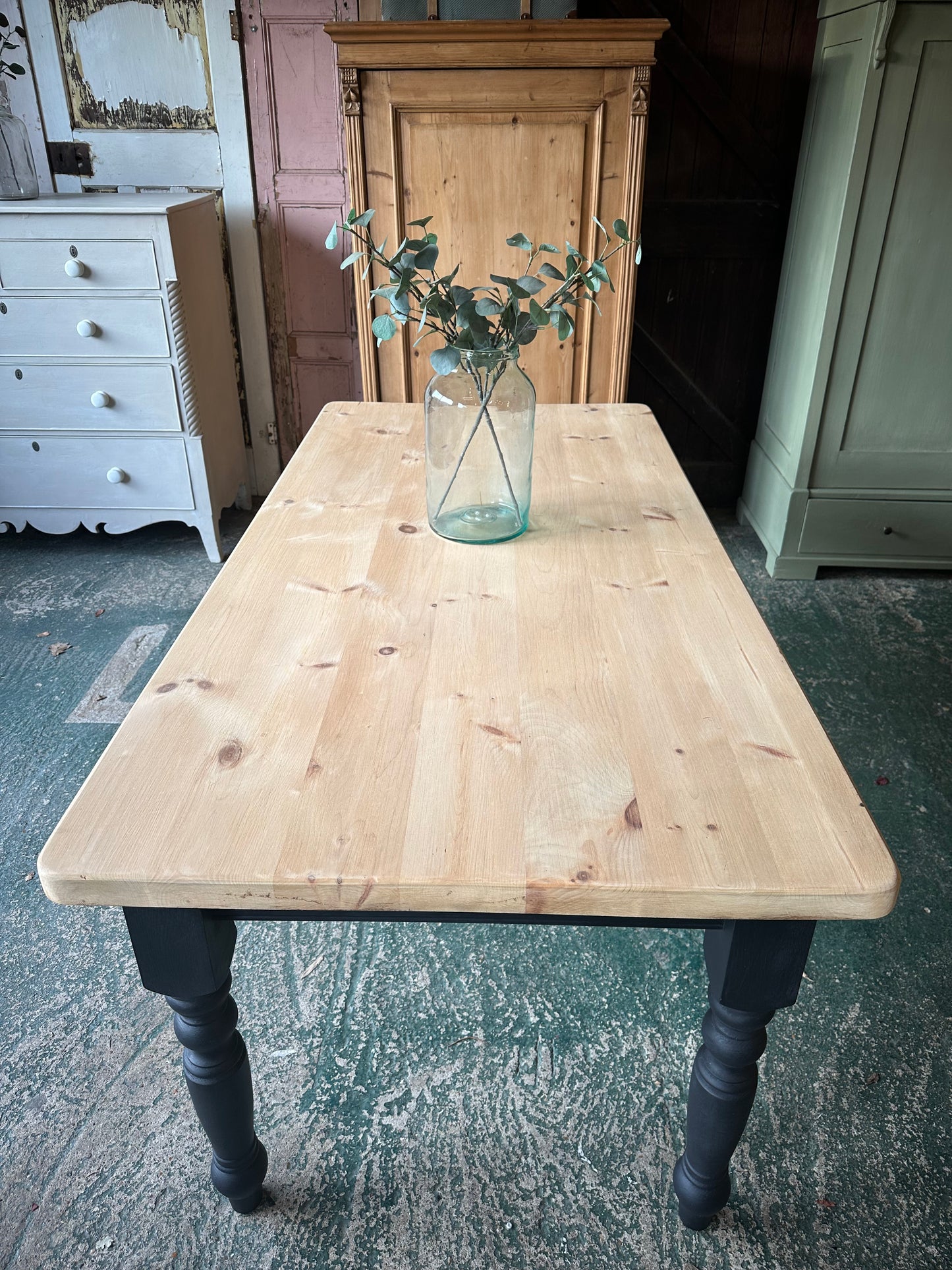 Farmhouse table 8 seater