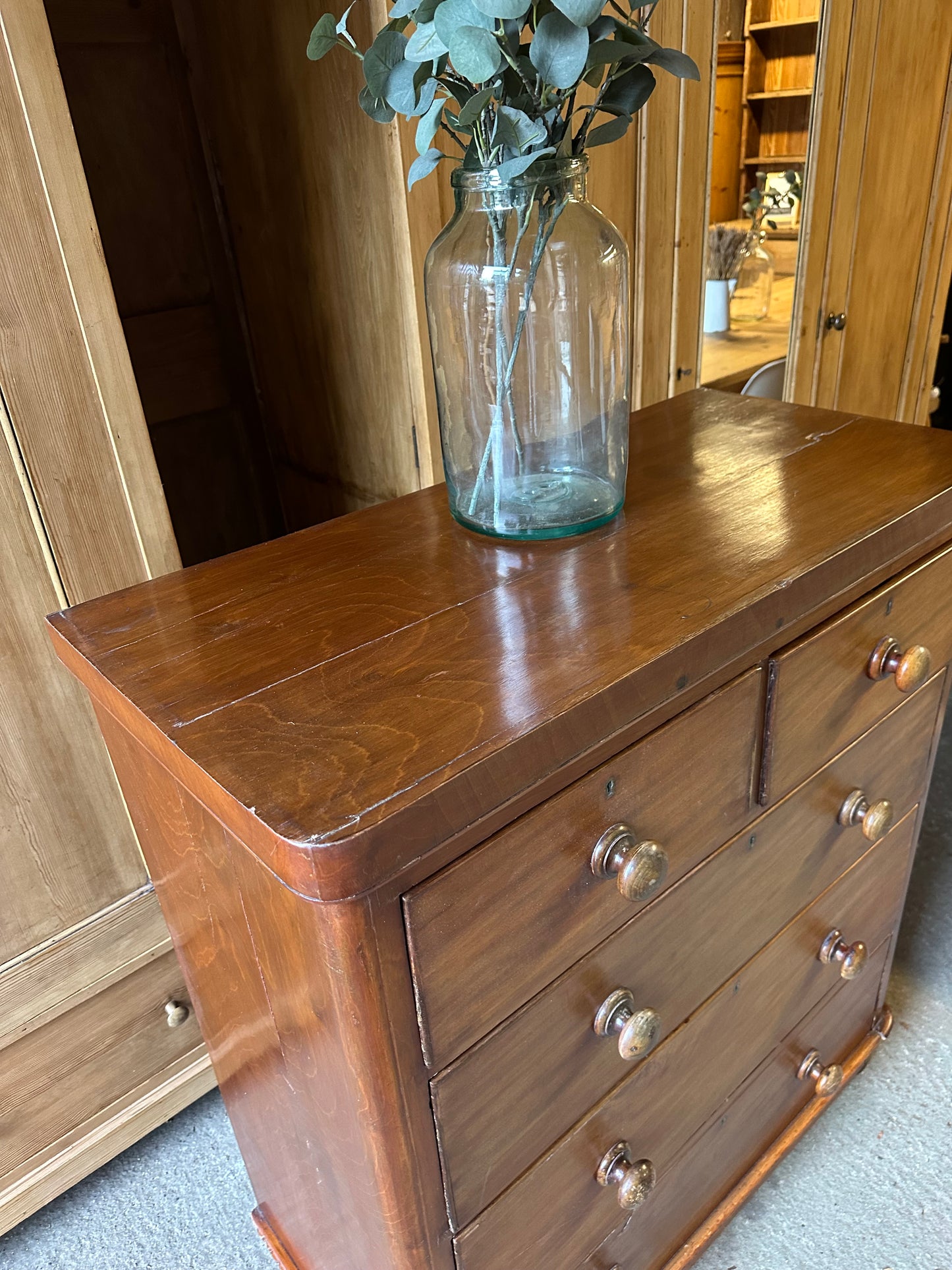 Vintage chest of drawers