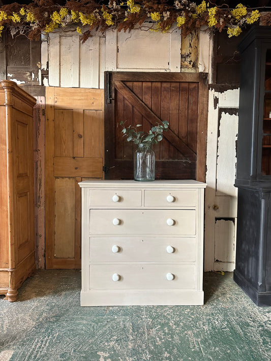 Vintage chest of drawers