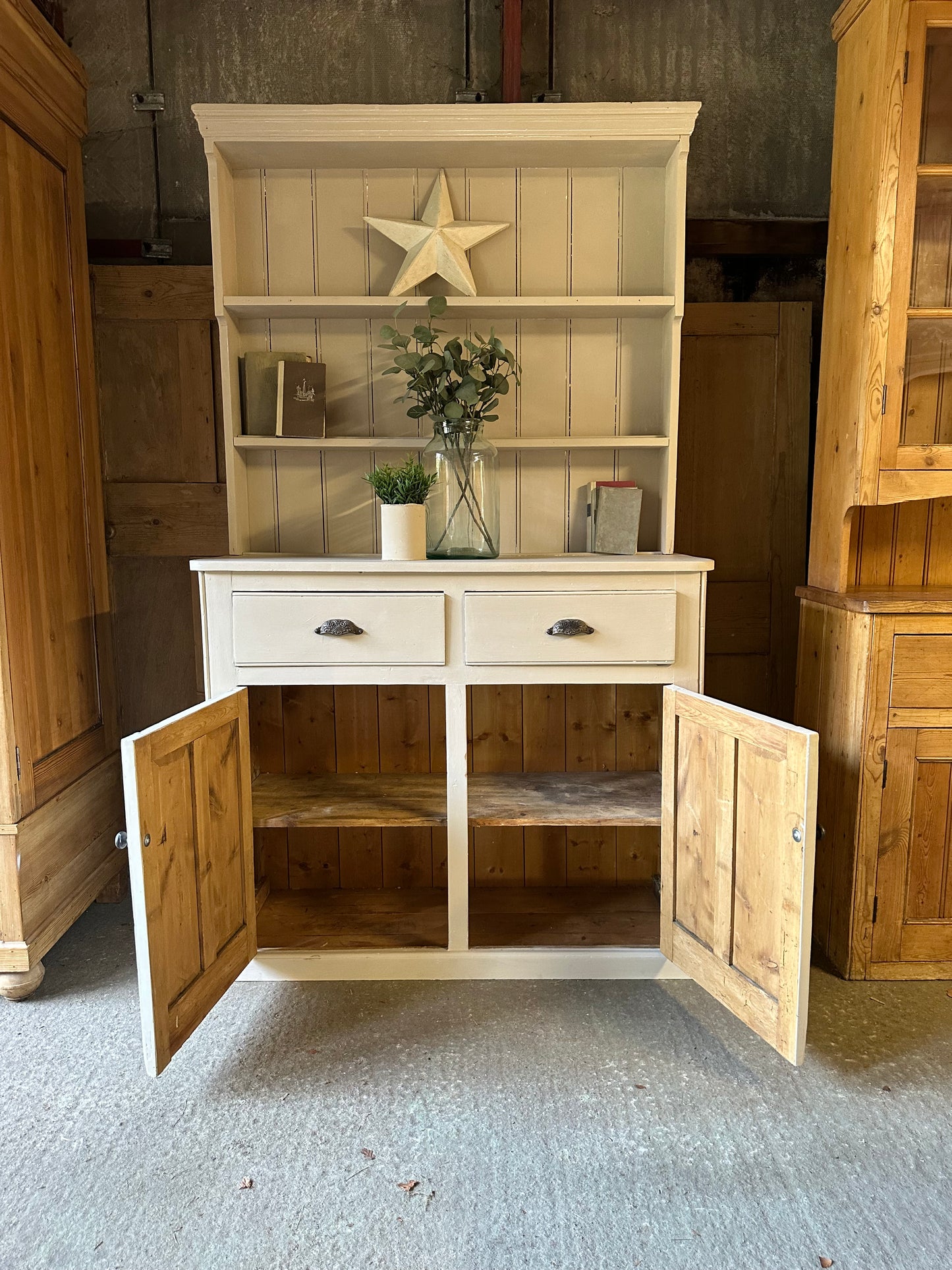 Vintage dresser