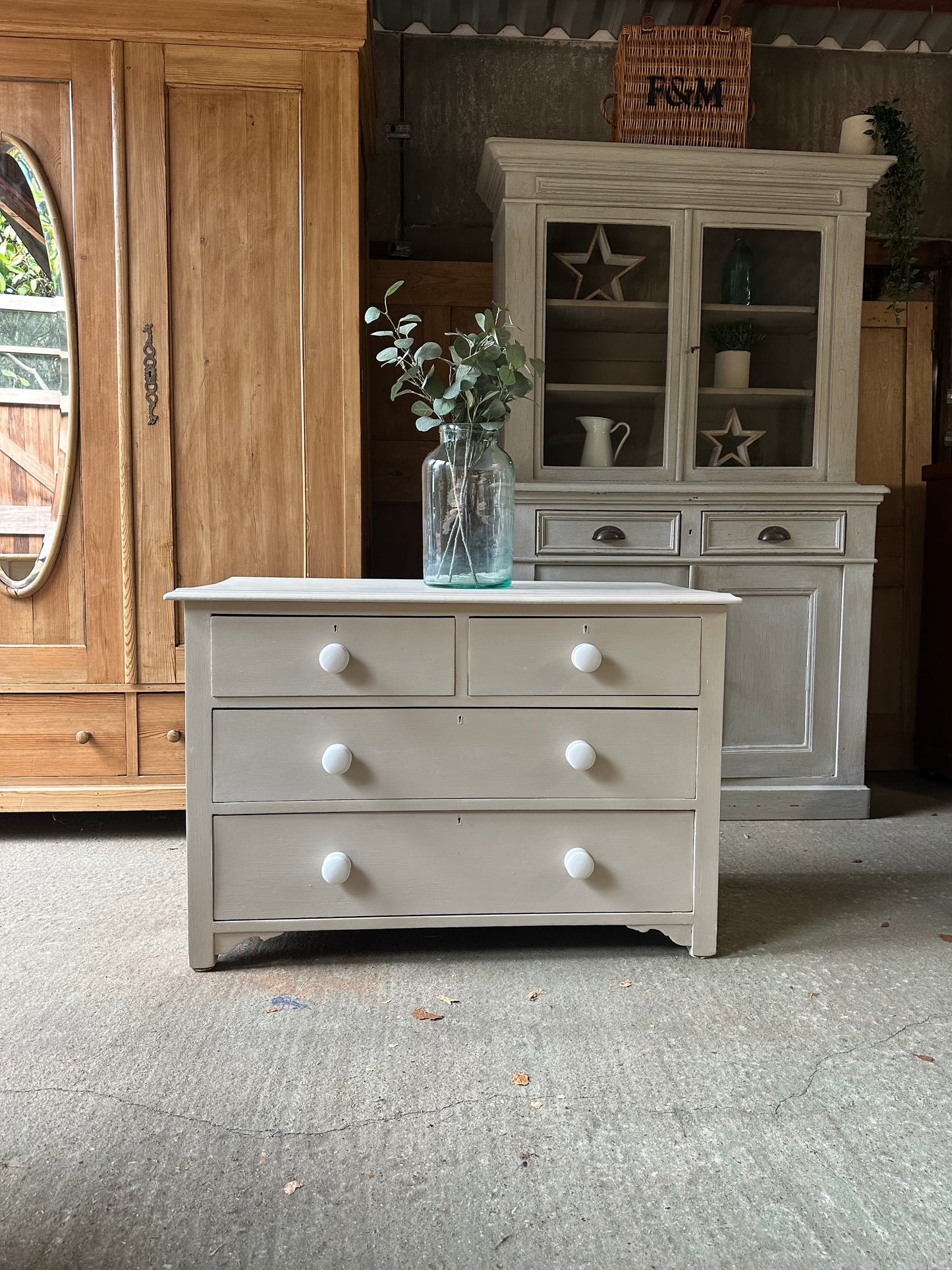 Vintage chest of drawers