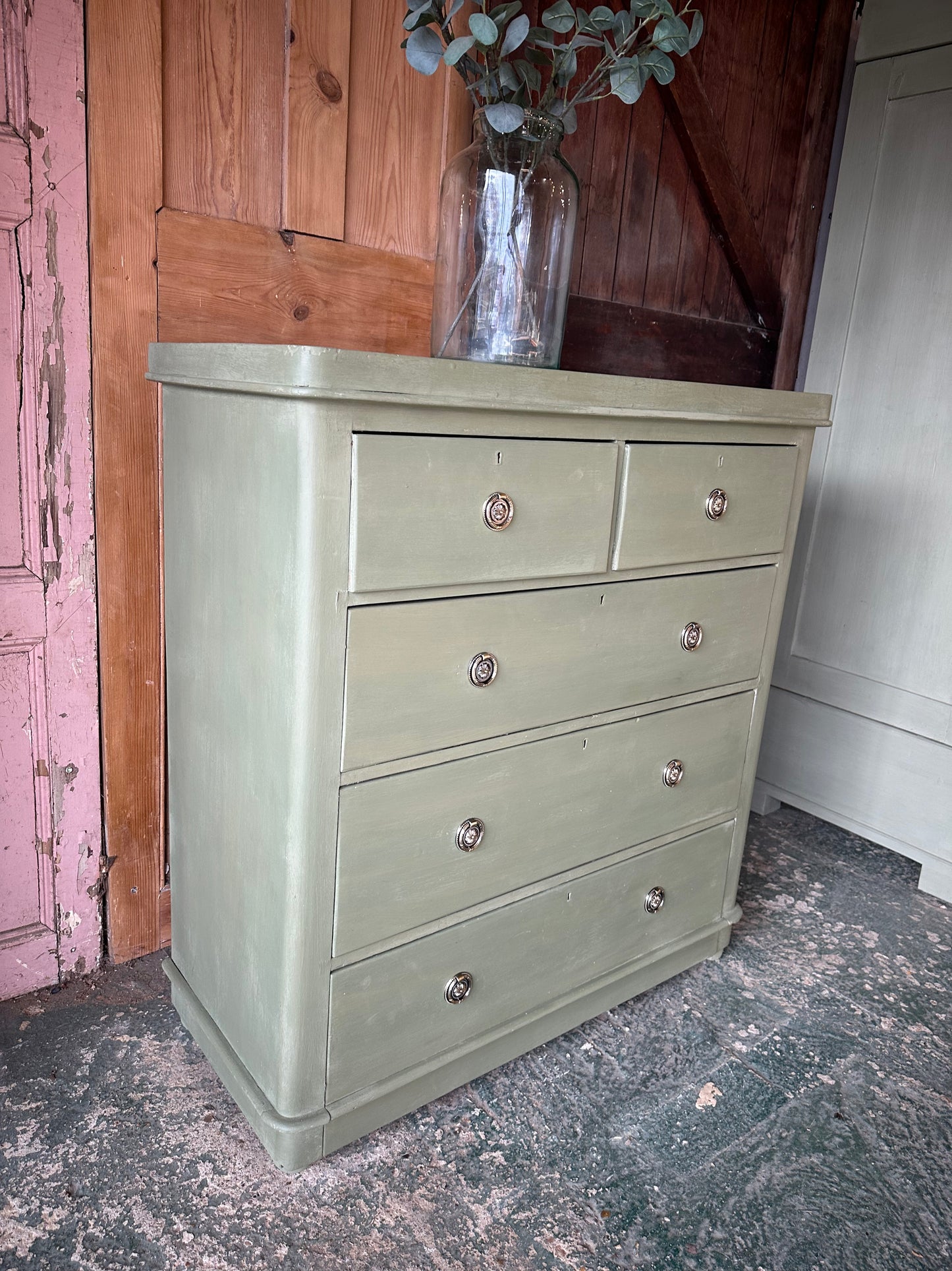 Vintage chest of drawers