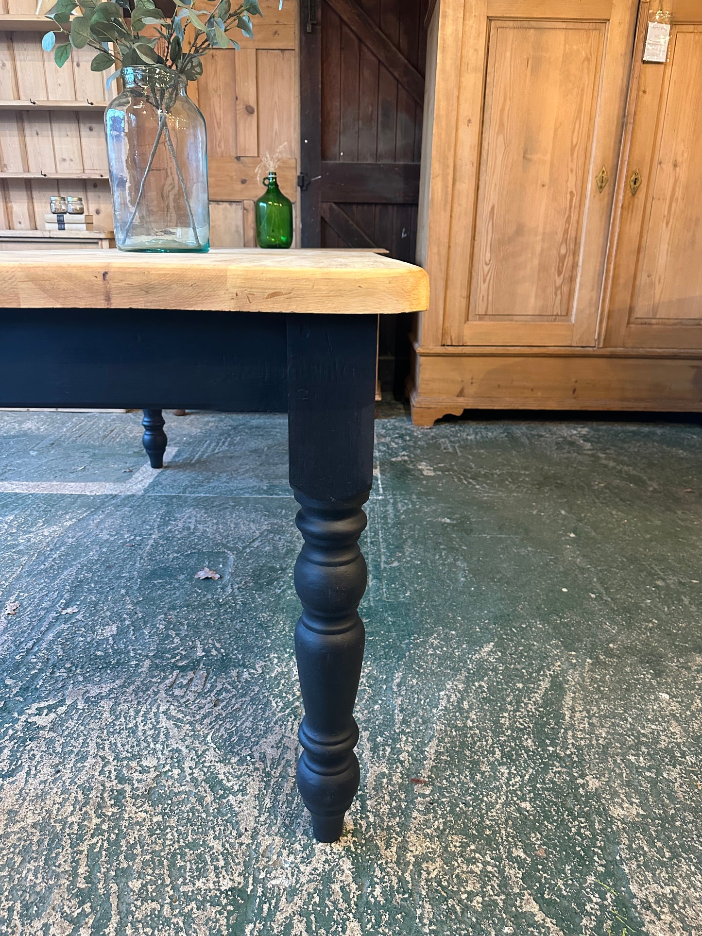 Rustic farmhouse table 8 seater