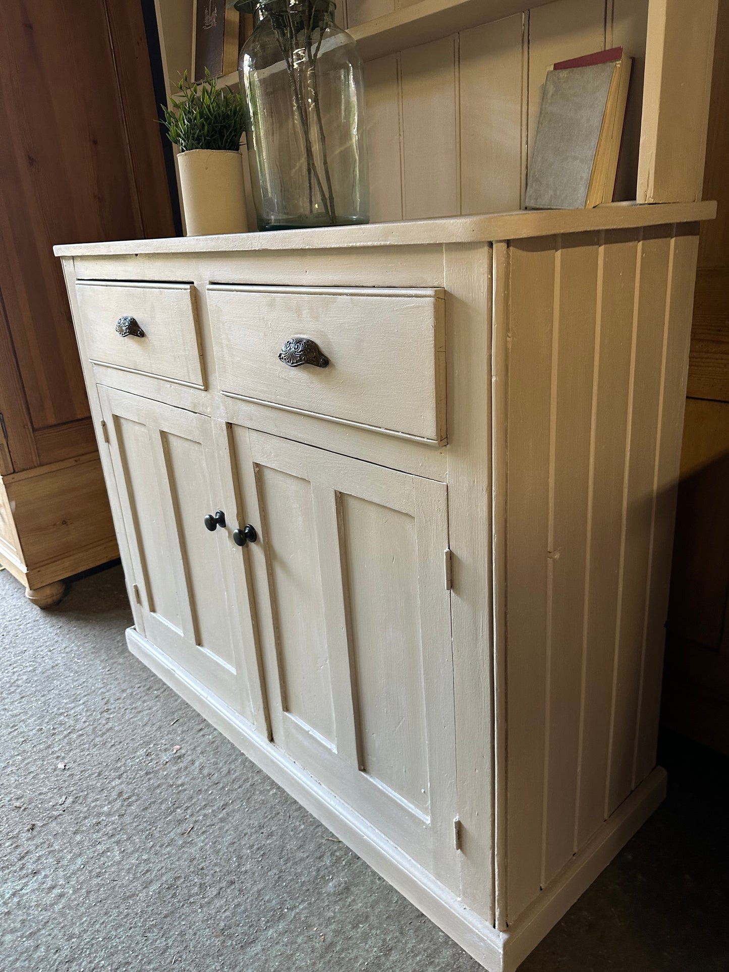 Vintage dresser