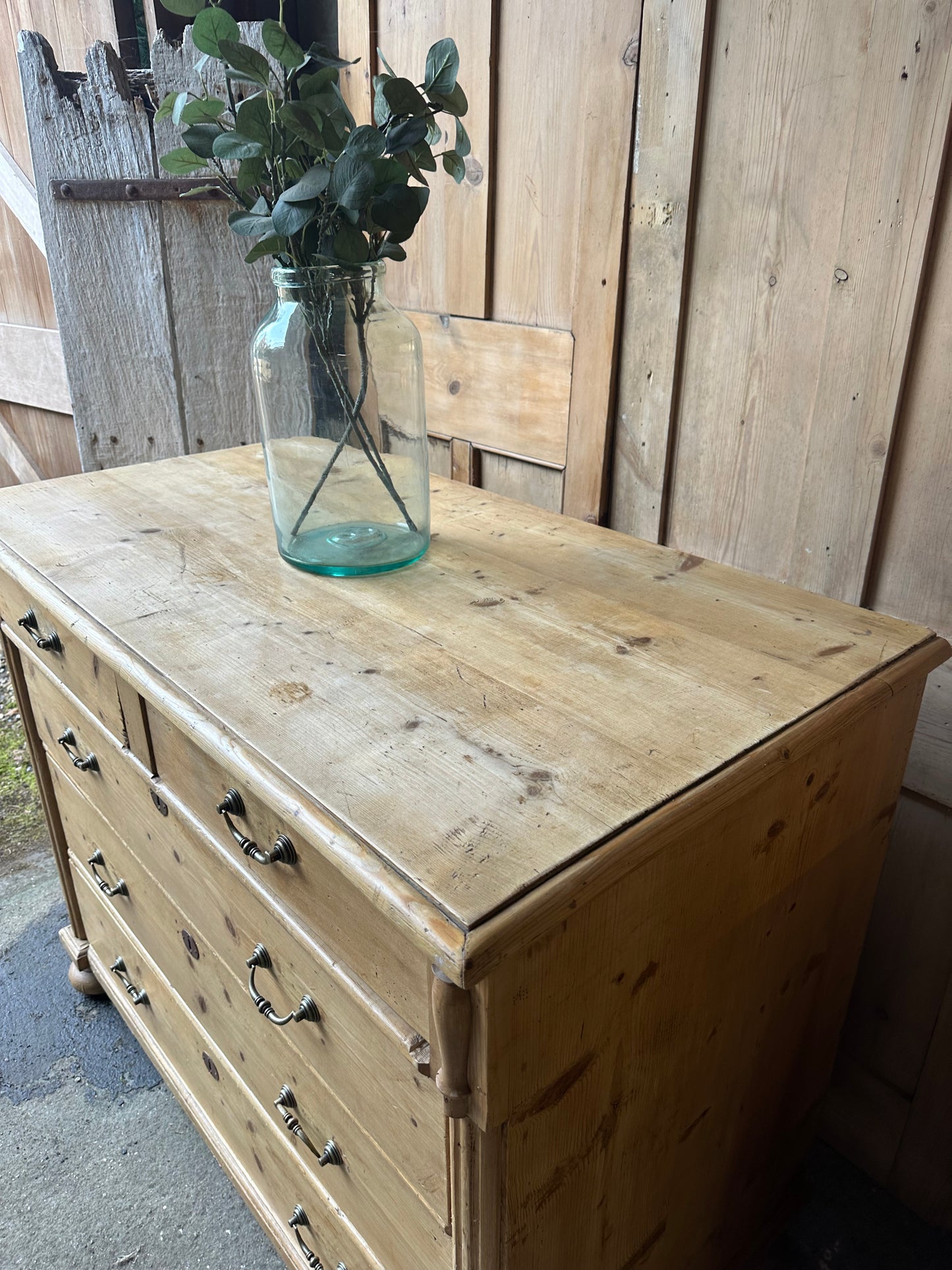 Vintage chest of drawers