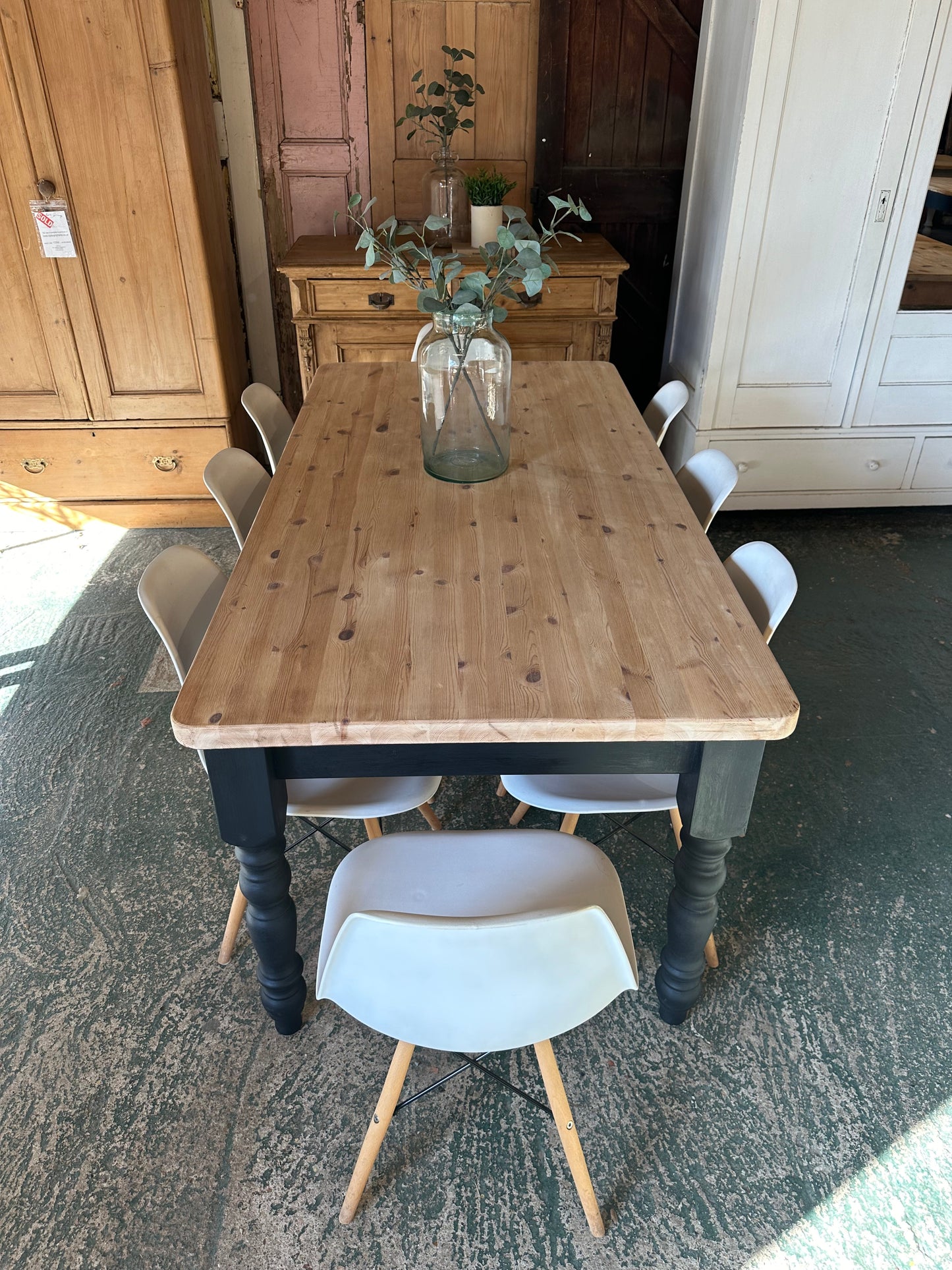 Rustic farmhouse table 8 seater